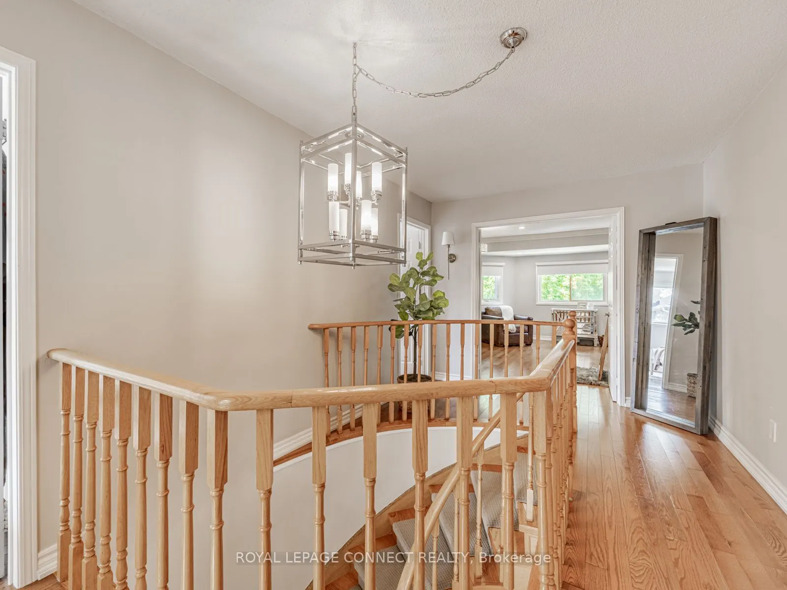 42 Lyndhurst Drive