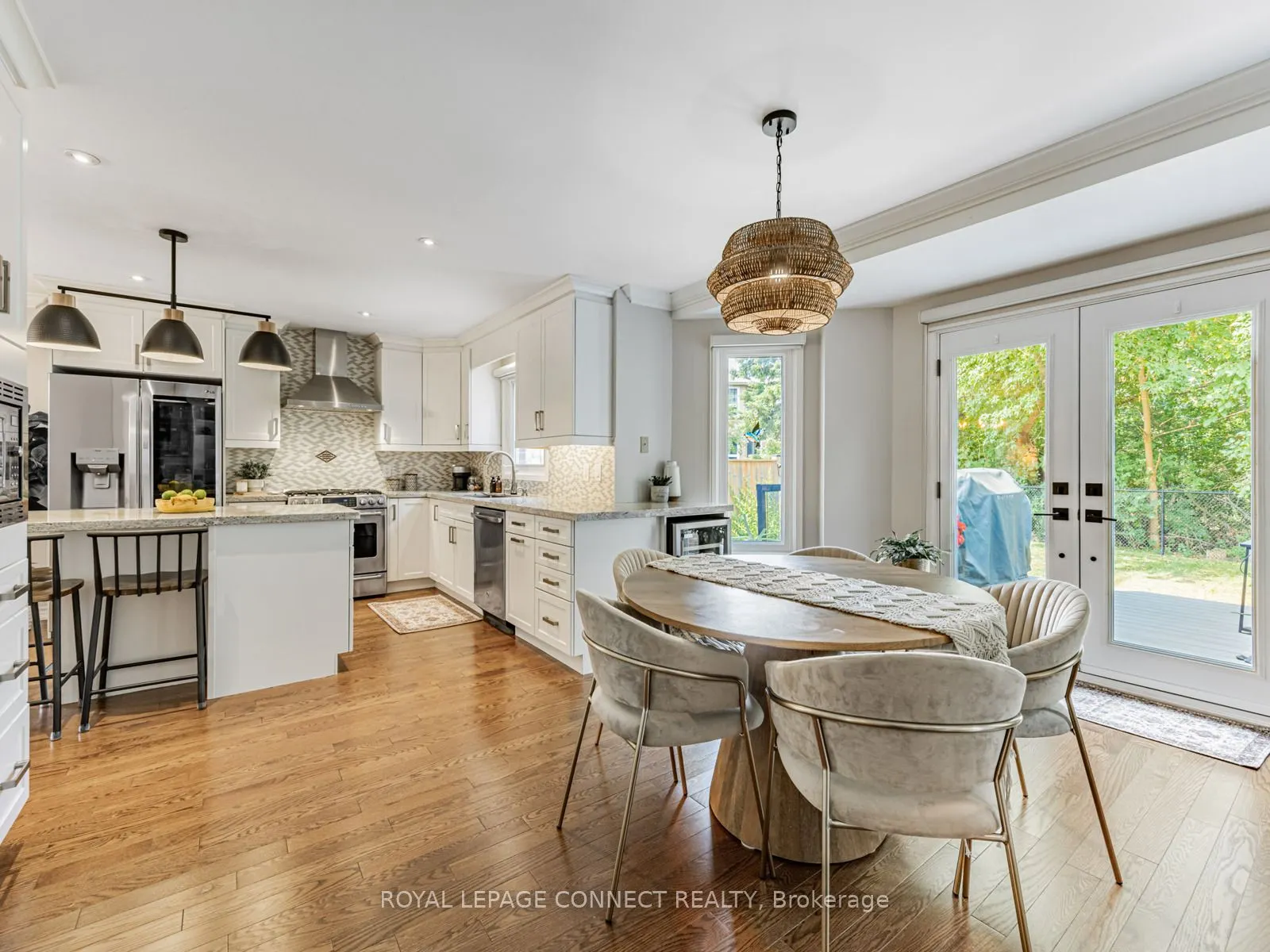42 Lyndhurst Drive