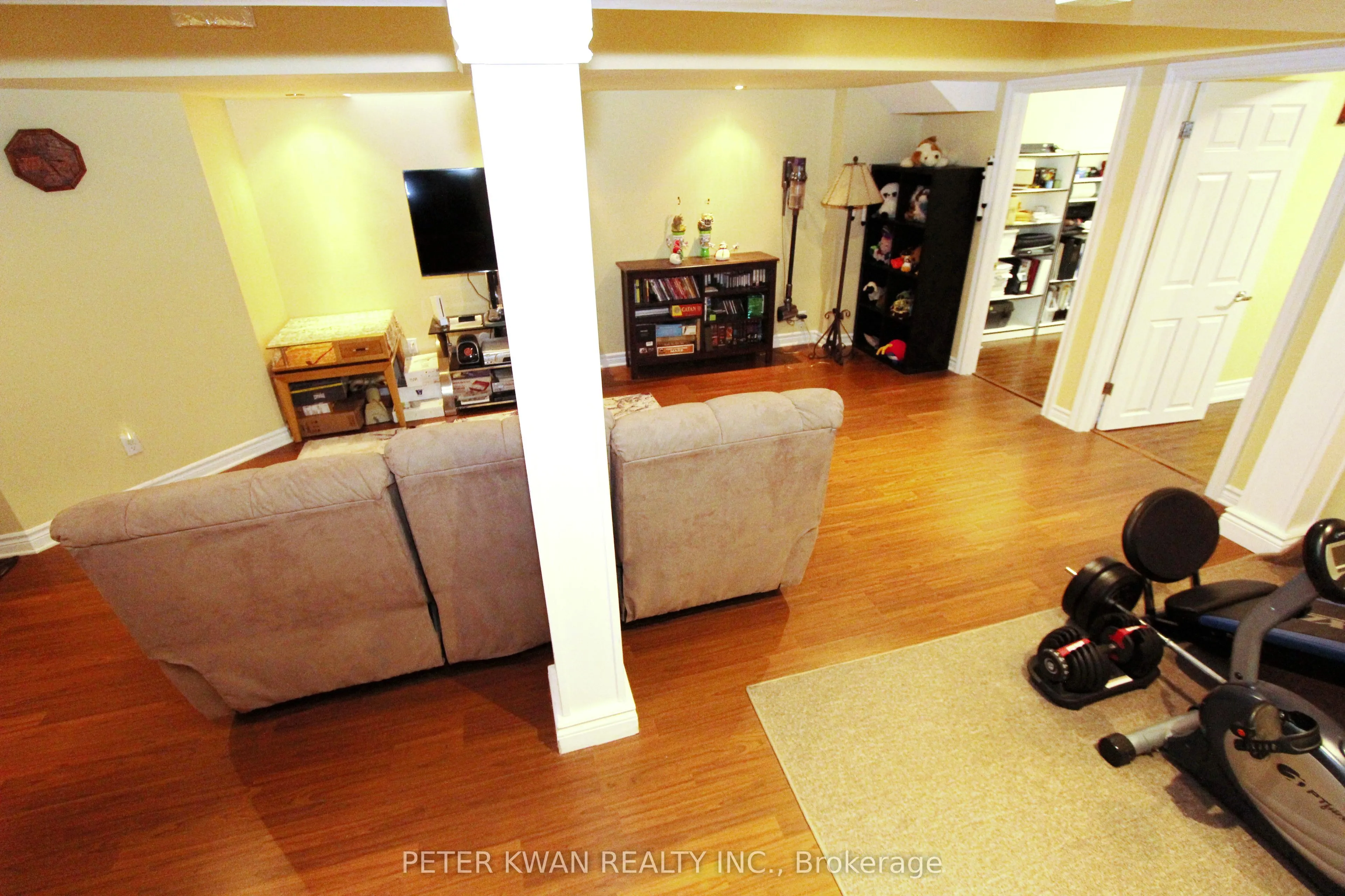 121 Warbler Avenue