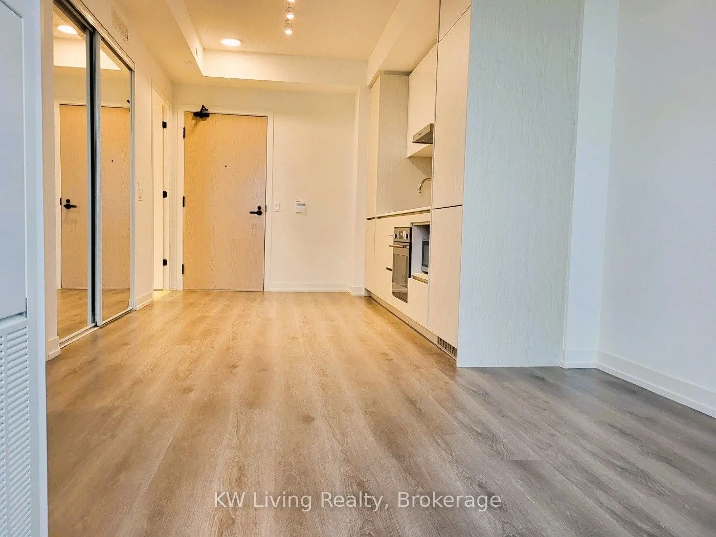 28 Interchange Way, #3511