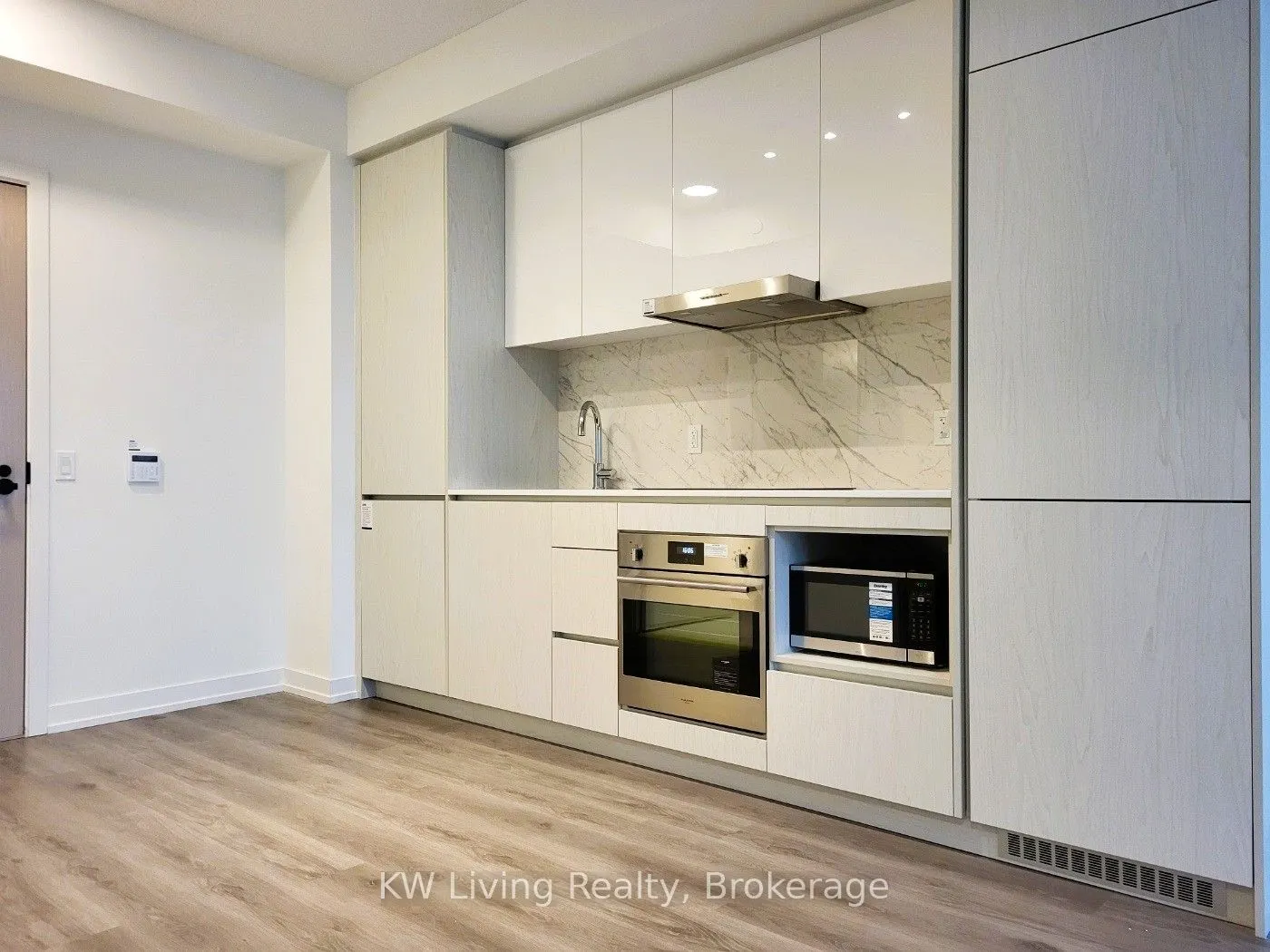 28 Interchange Way, #3511