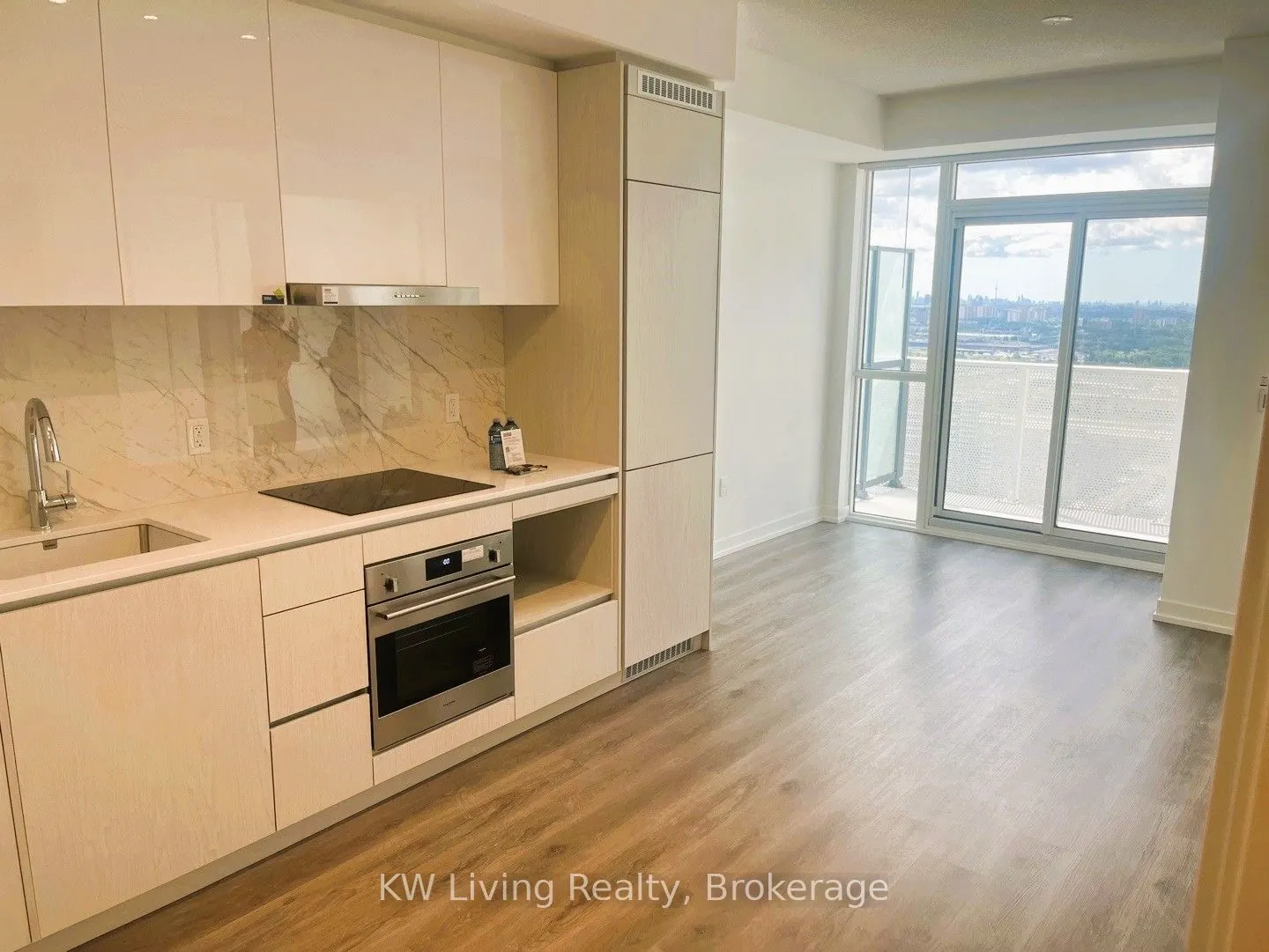 28 Interchange Way, #3511