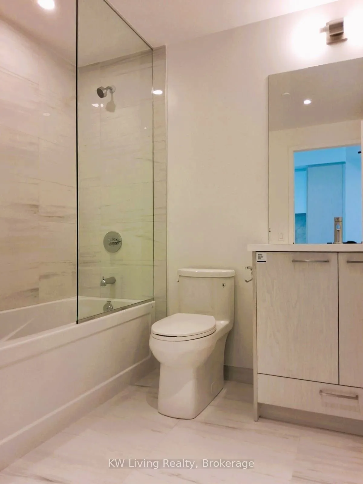 28 Interchange Way, #3511