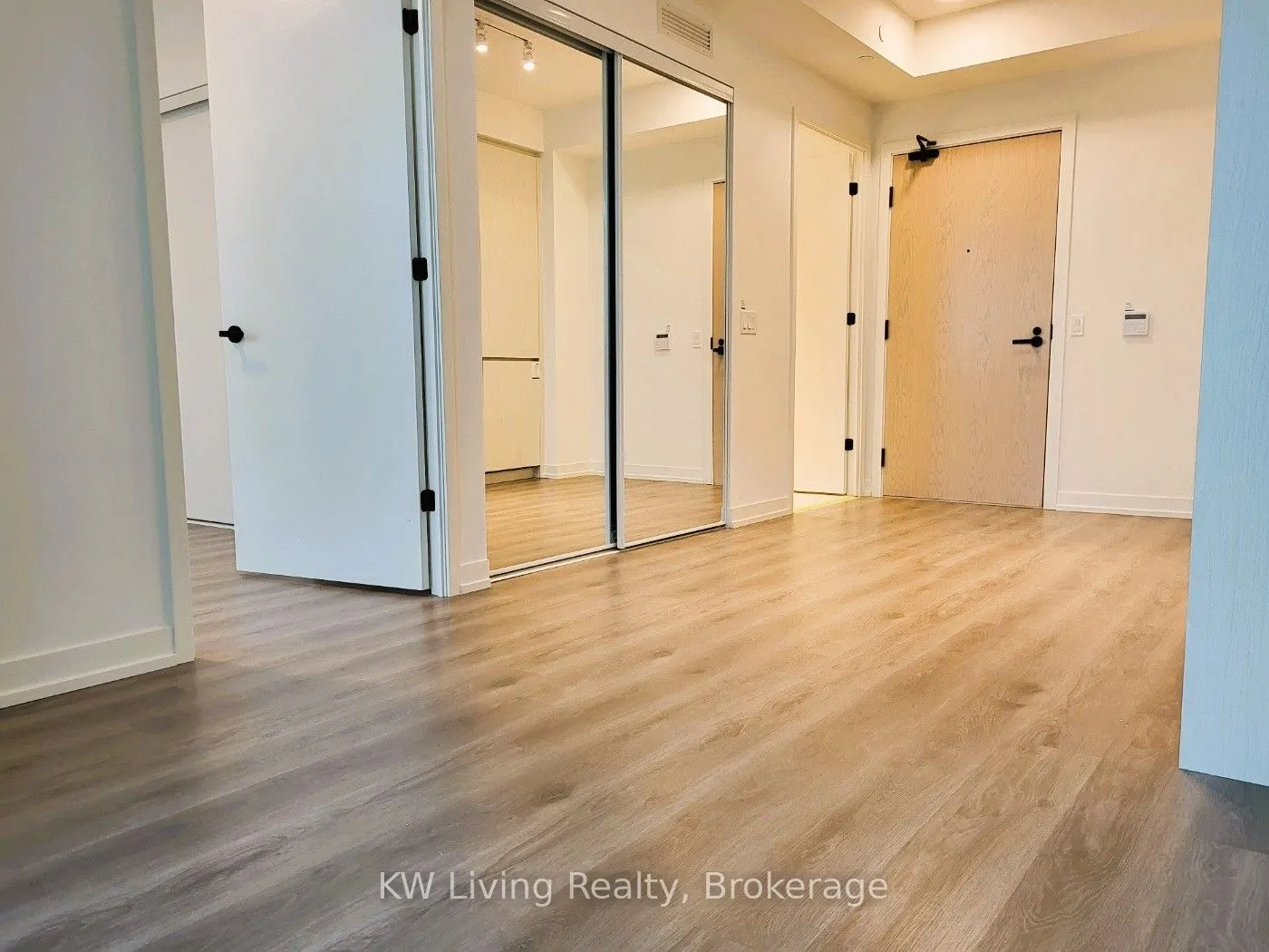 28 Interchange Way, #3511