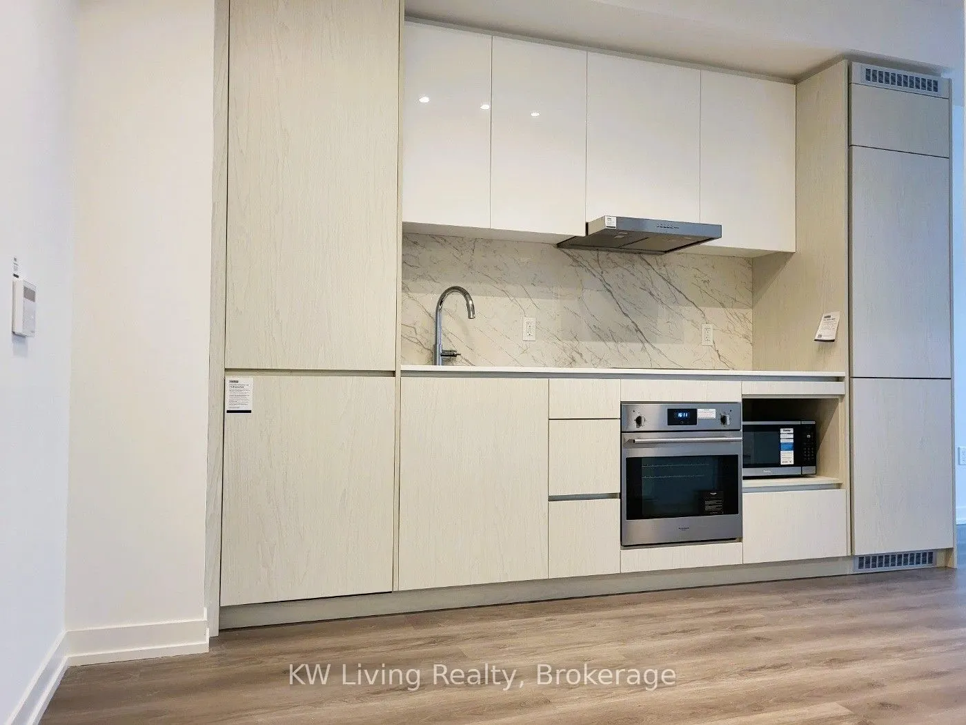 28 Interchange Way, #3511