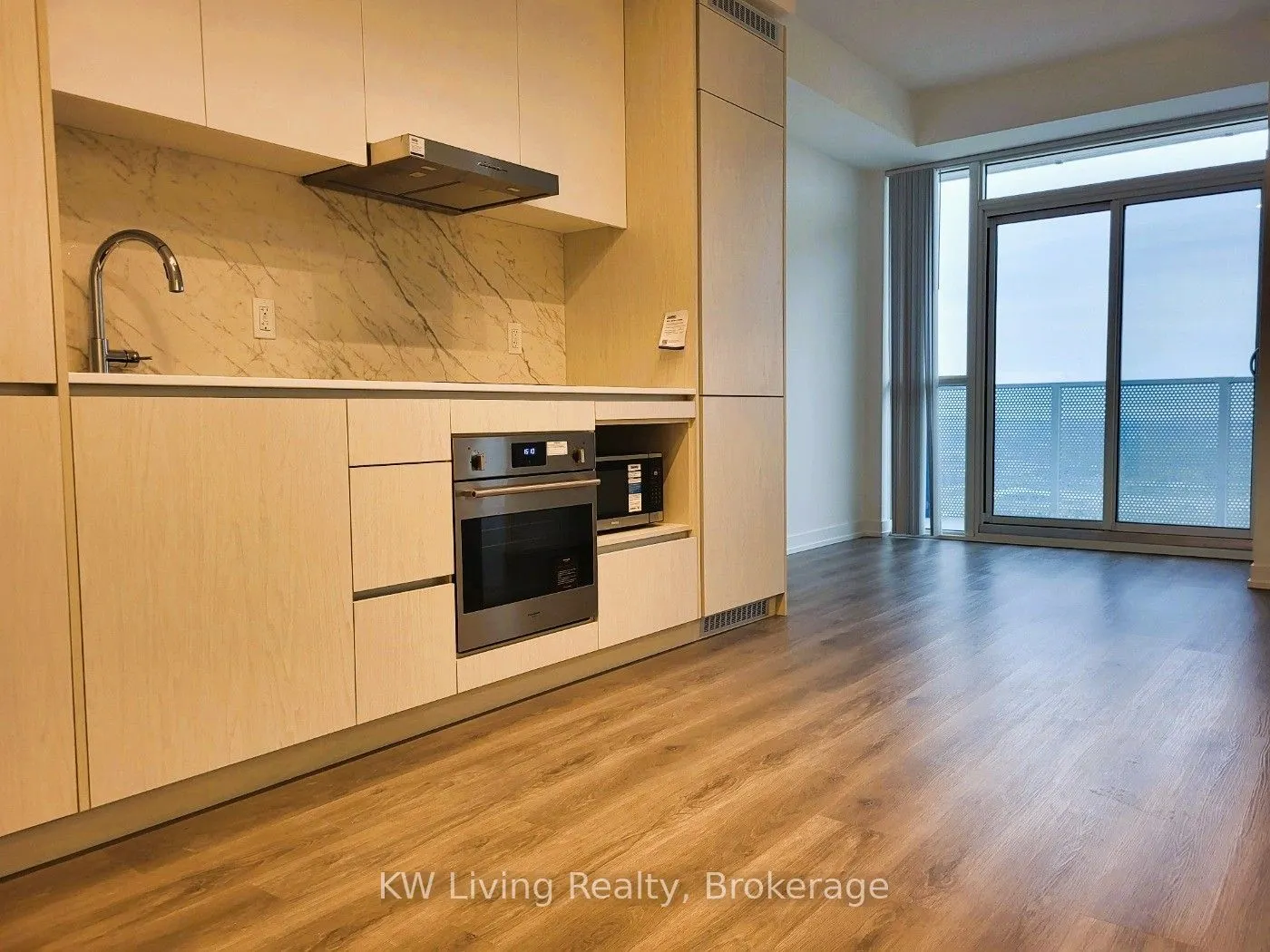 28 Interchange Way, #3511