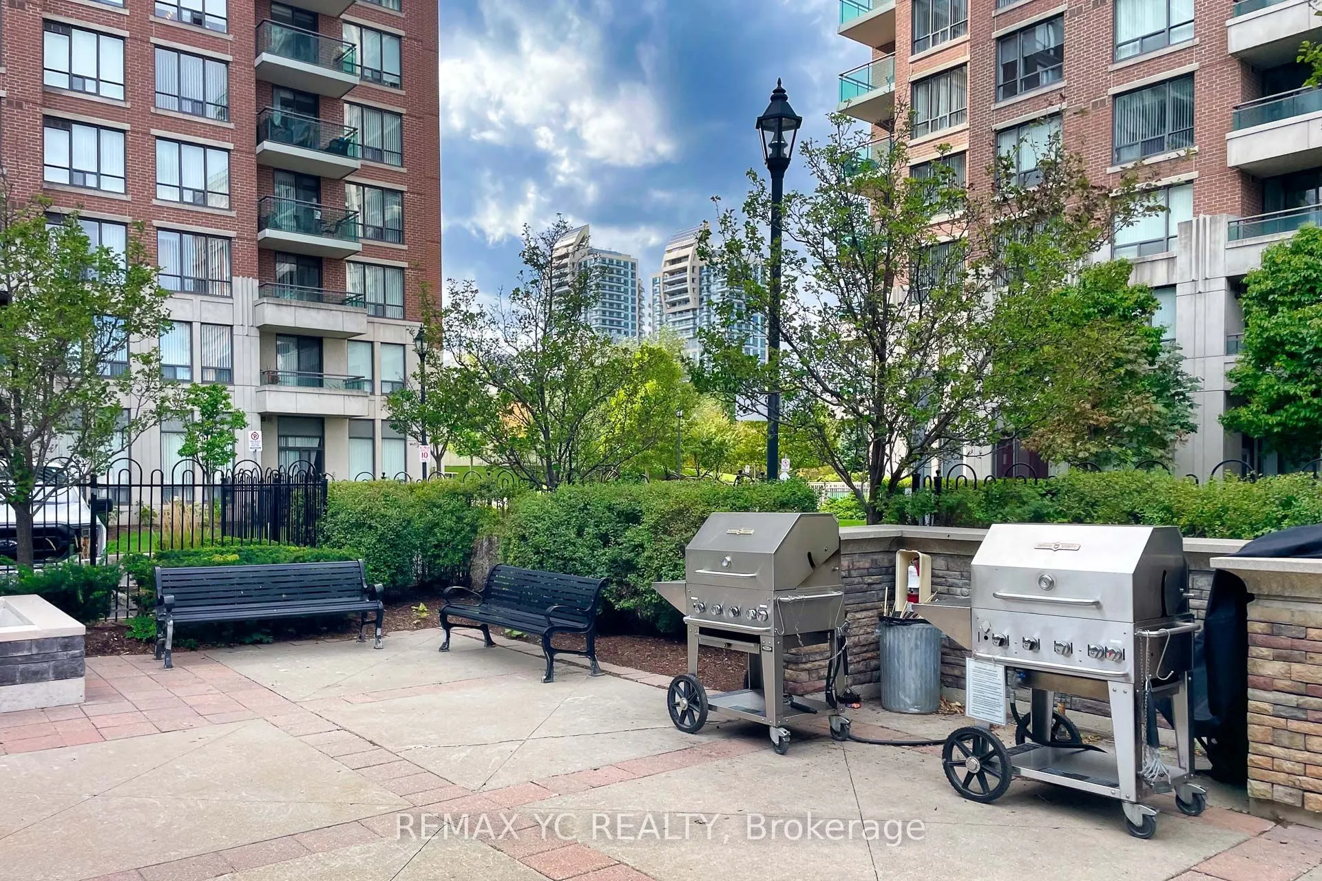 310 Red Maple Road, #702