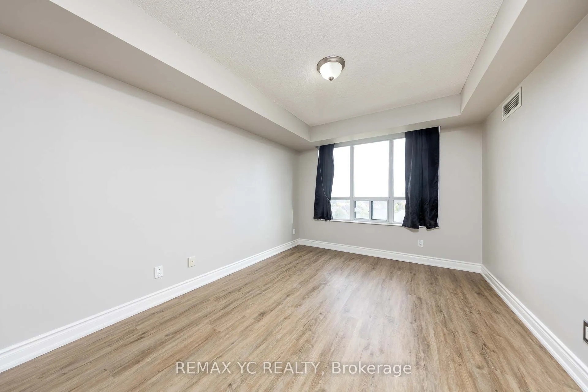 310 Red Maple Road, #702