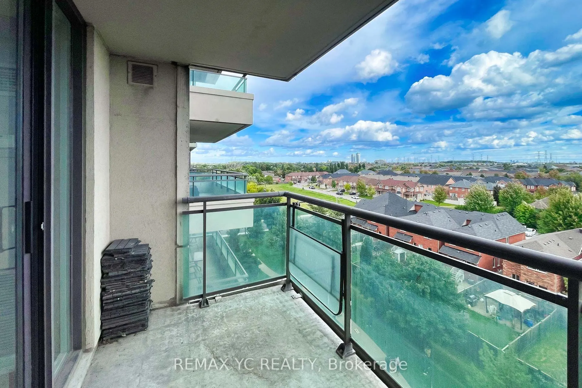 310 Red Maple Road, #702