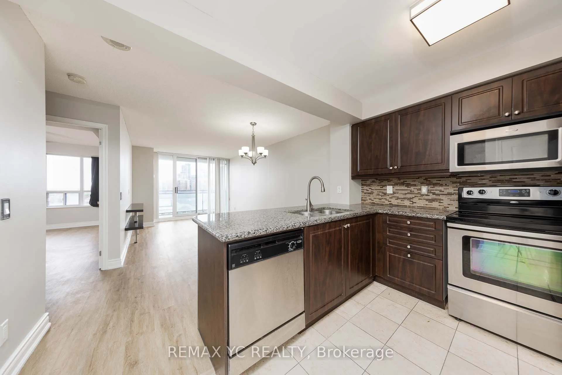 310 Red Maple Road, #702