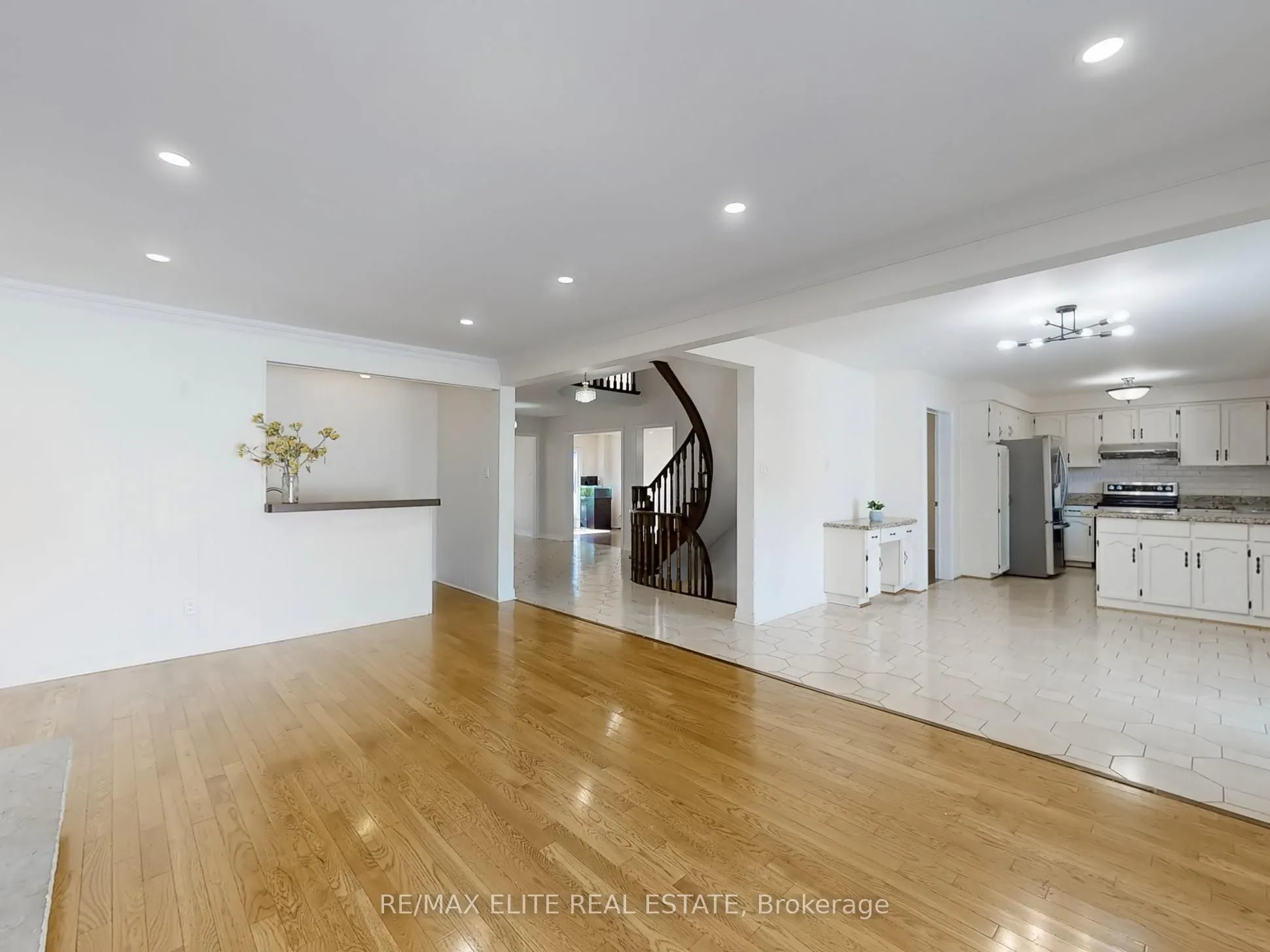 8 Millpond Place