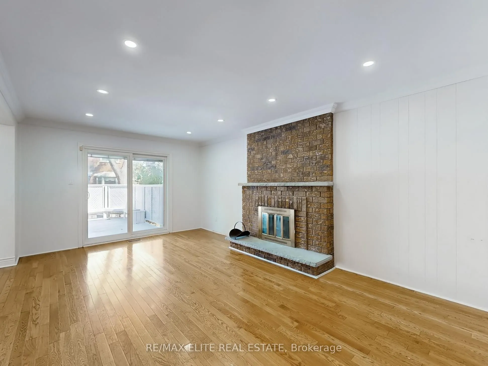8 Millpond Place