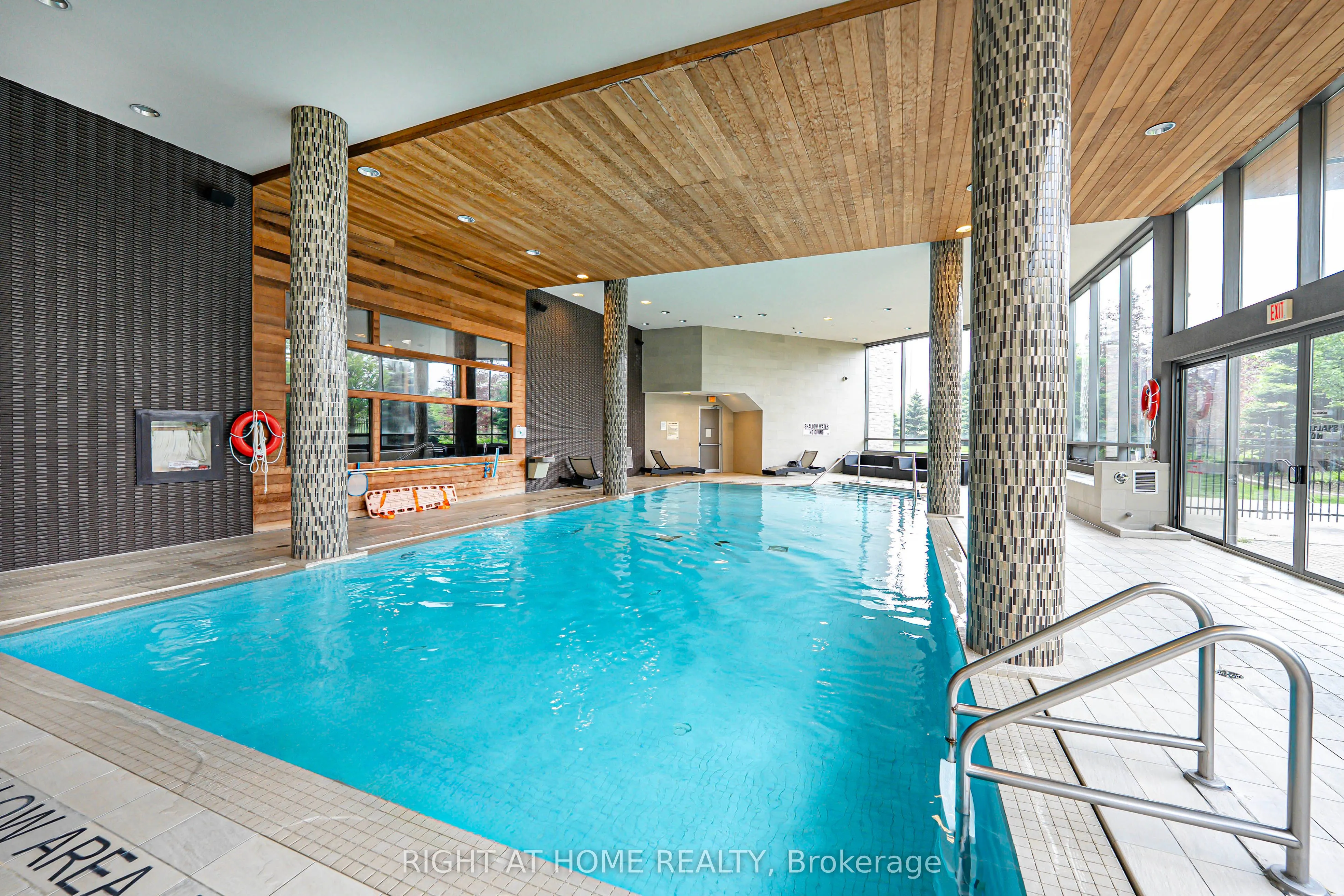 273 South Park Road, #809