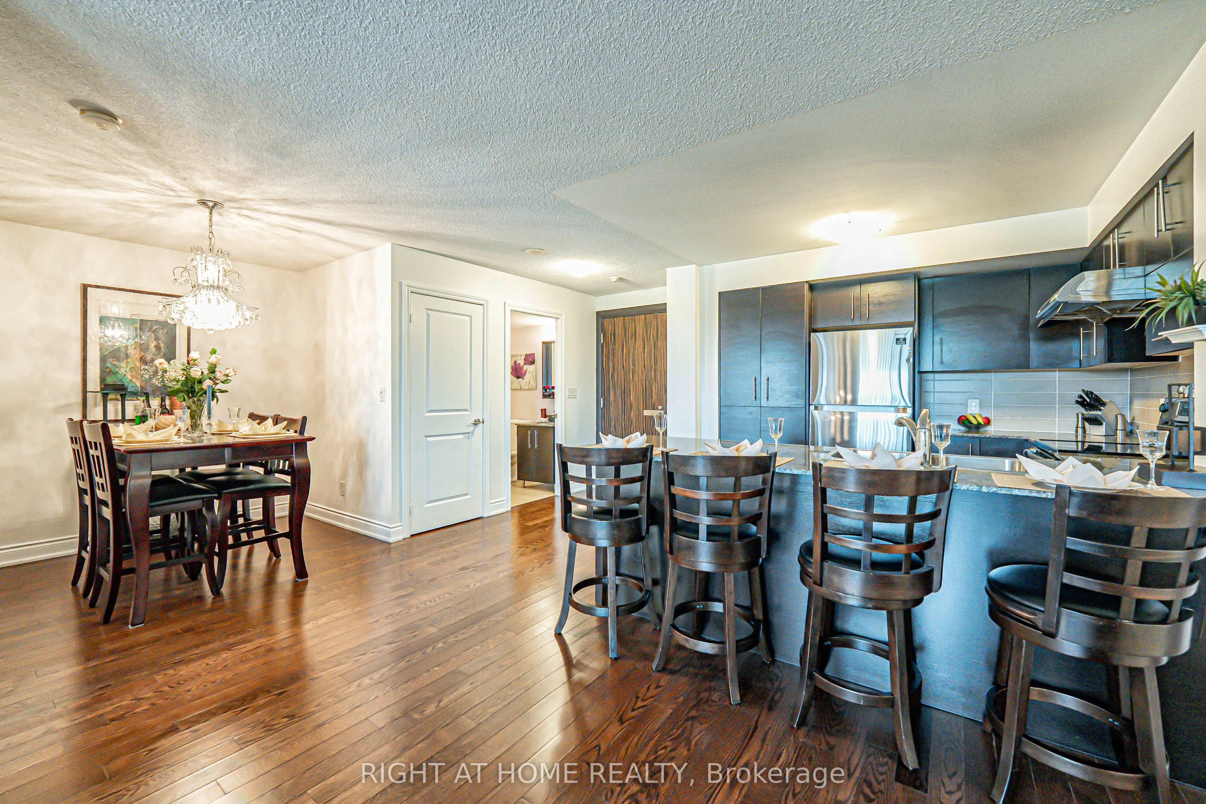 273 South Park Road, #809