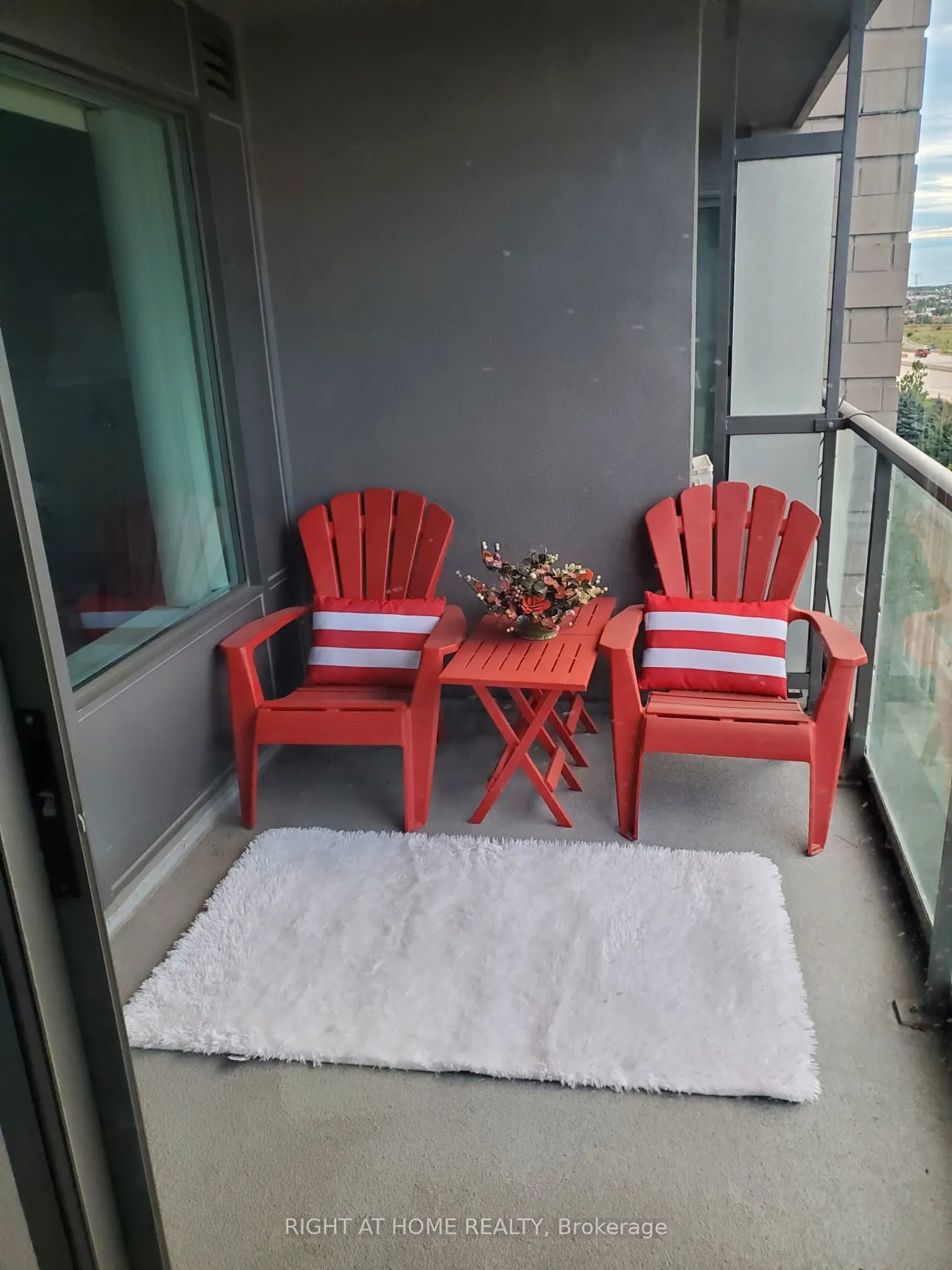 273 South Park Road, #809