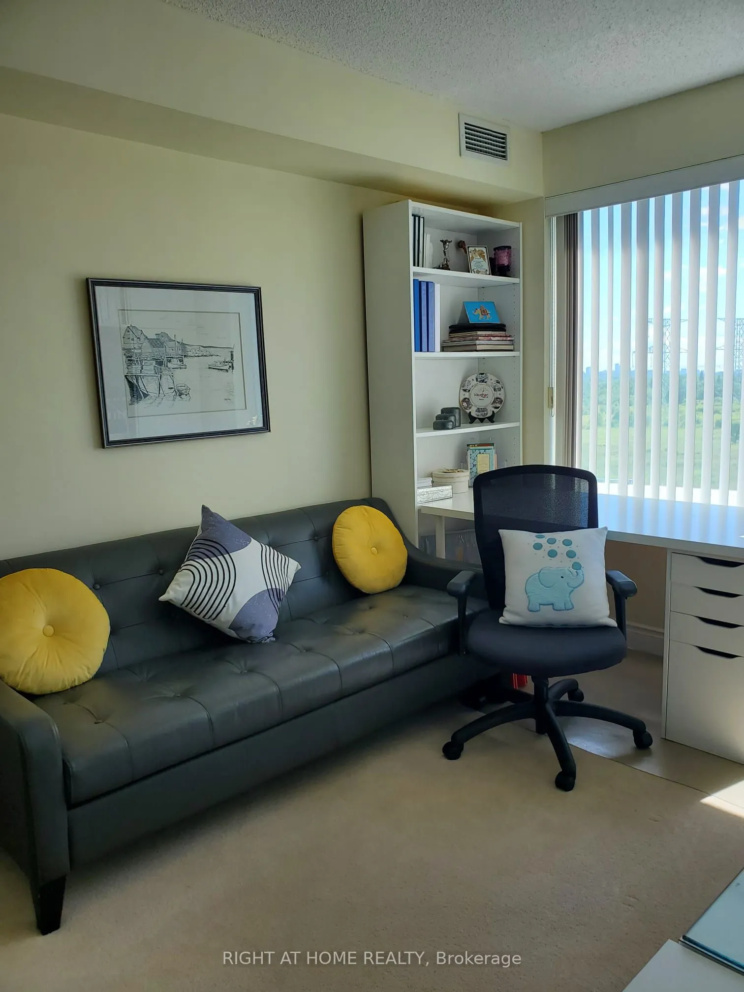 273 South Park Road, #809