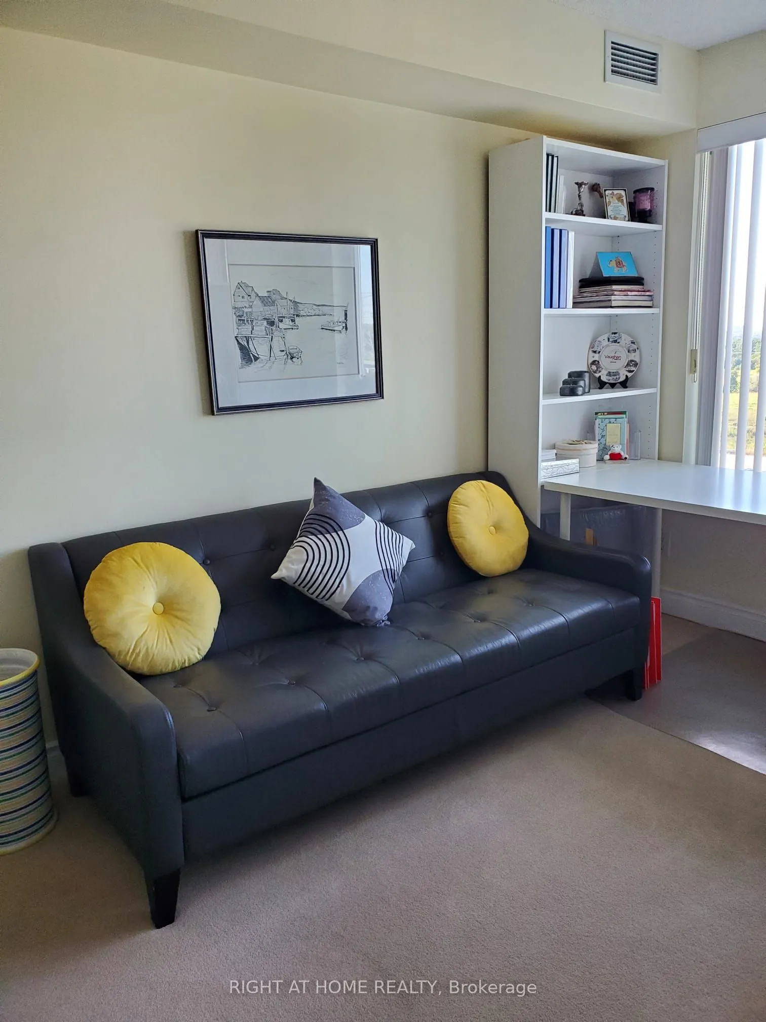 273 South Park Road, #809
