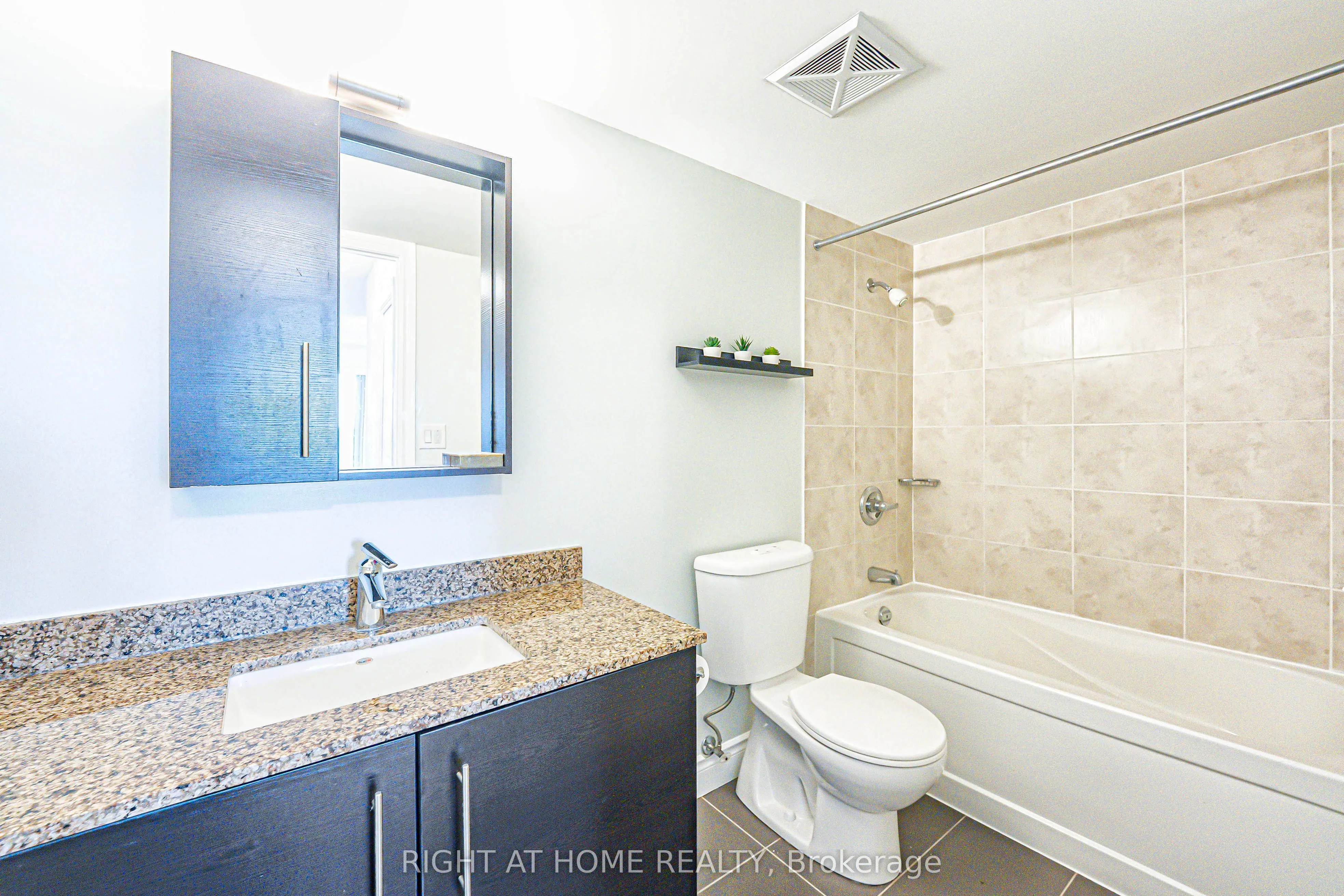273 South Park Road, #809