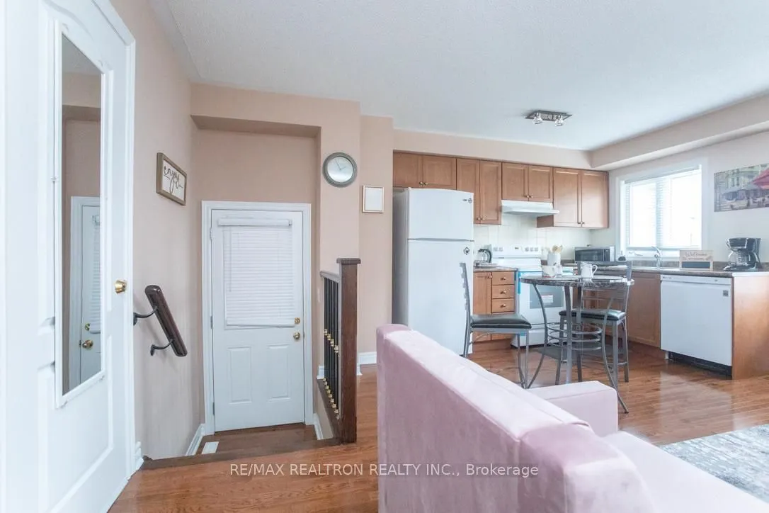 54 Chayna Crescent