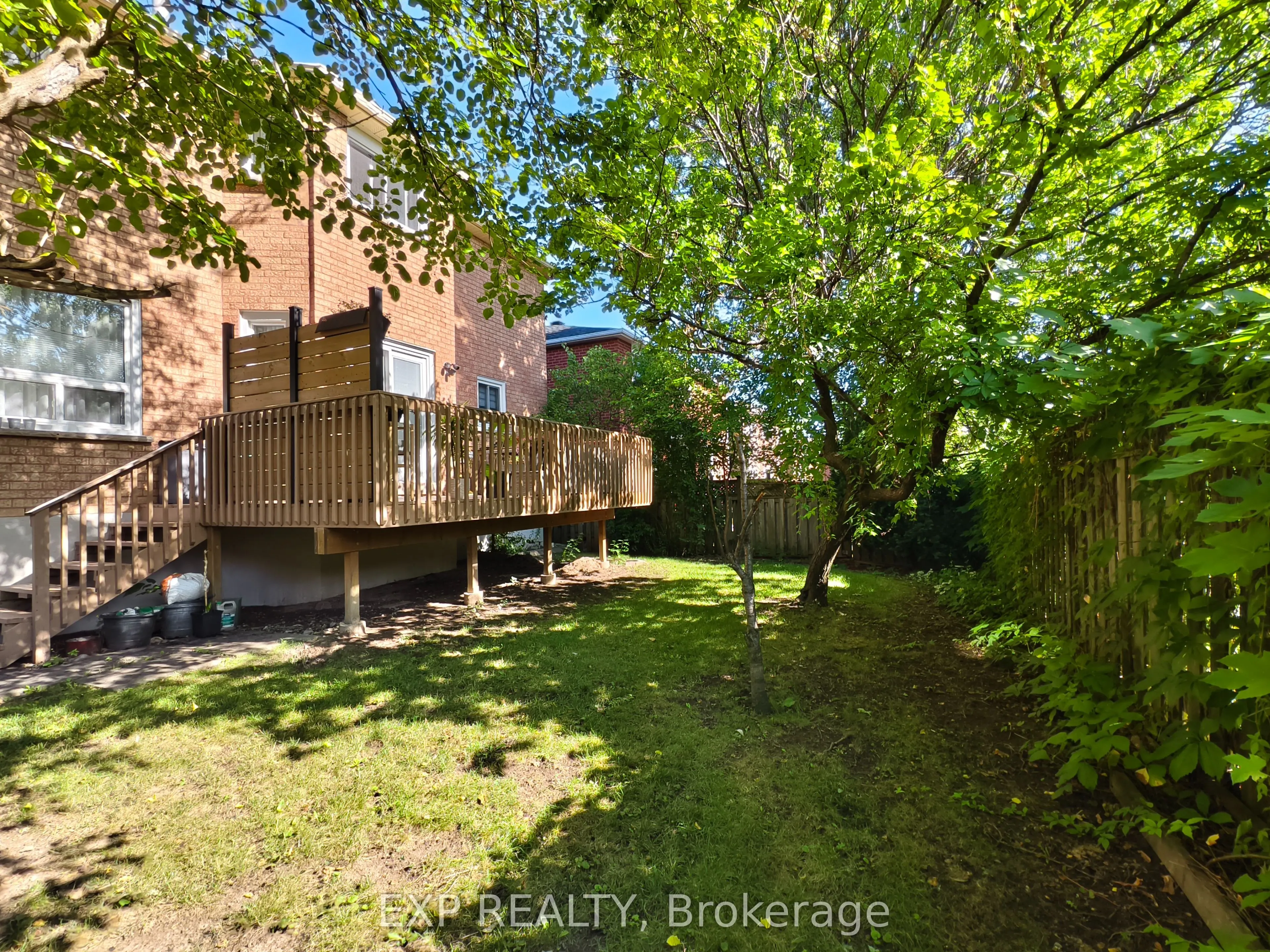 10 Stratford Drive