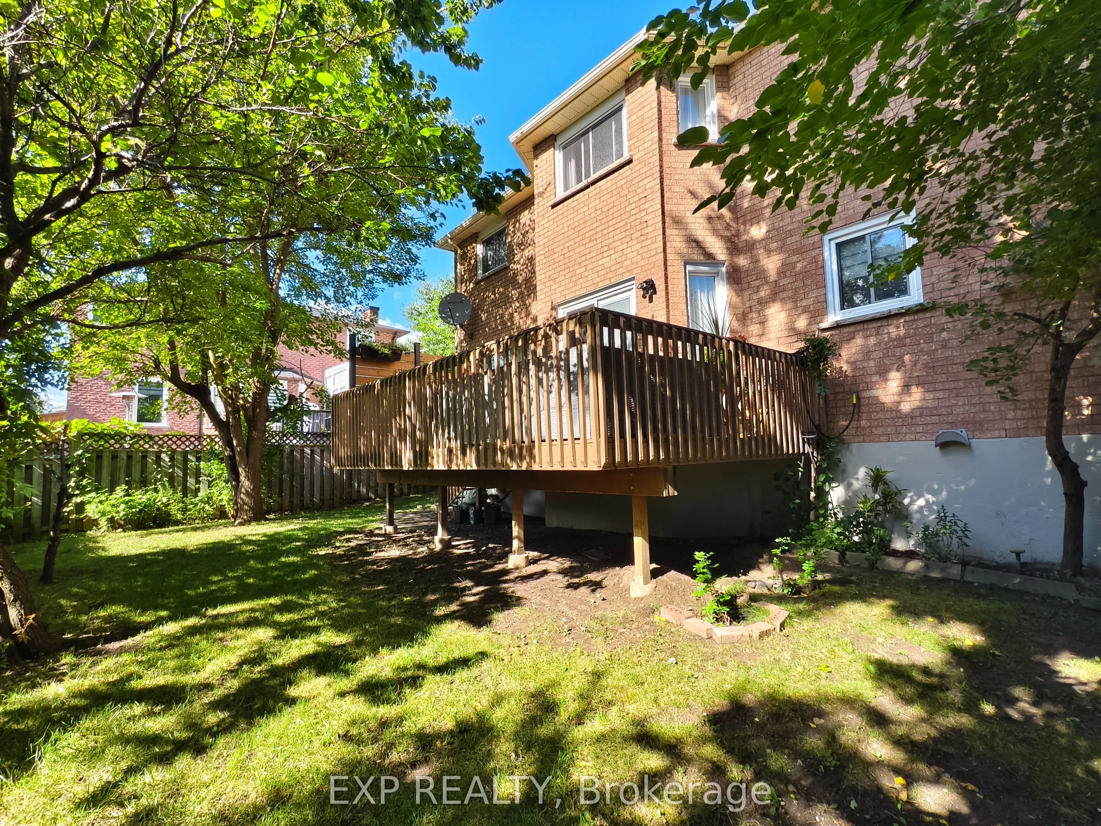 10 Stratford Drive