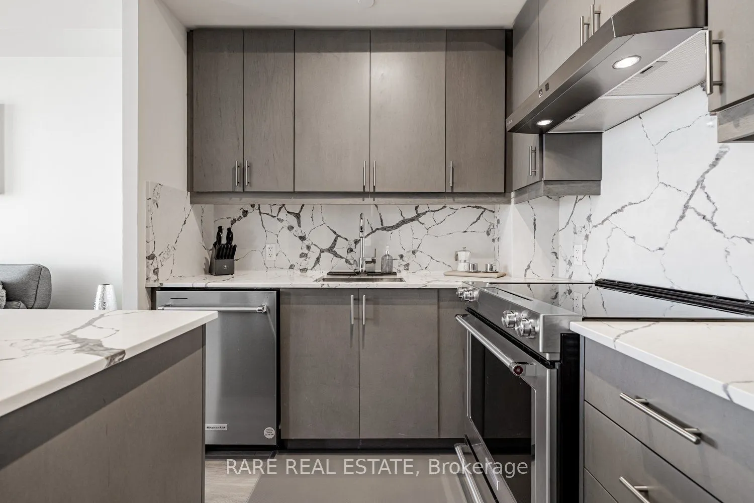 9000 Jane Street, #2110