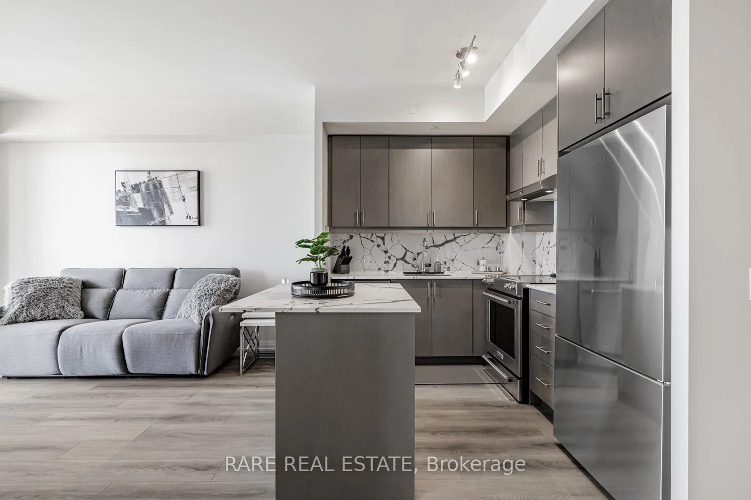 9000 Jane Street, #2110