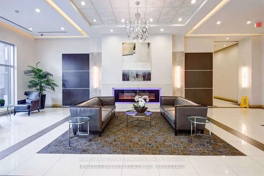 7165 Yonge Street, #727