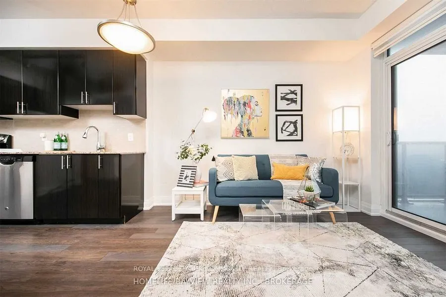 7165 Yonge Street, #727