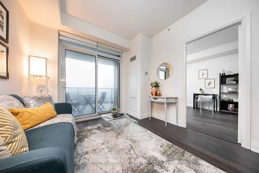 7165 Yonge Street, #727