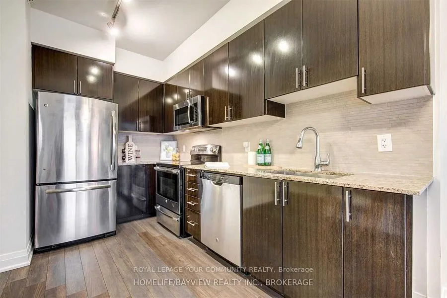 7165 Yonge Street, #727