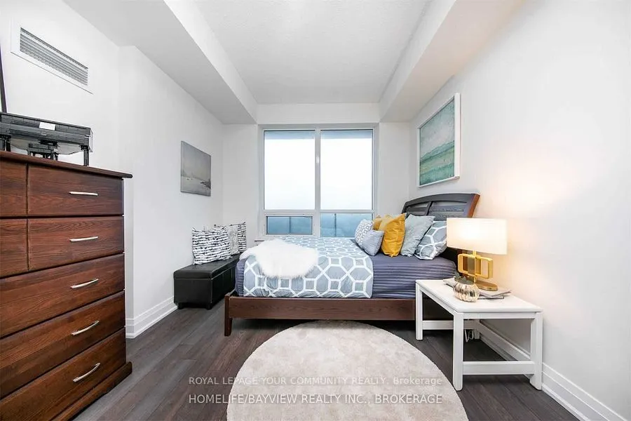 7165 Yonge Street, #727