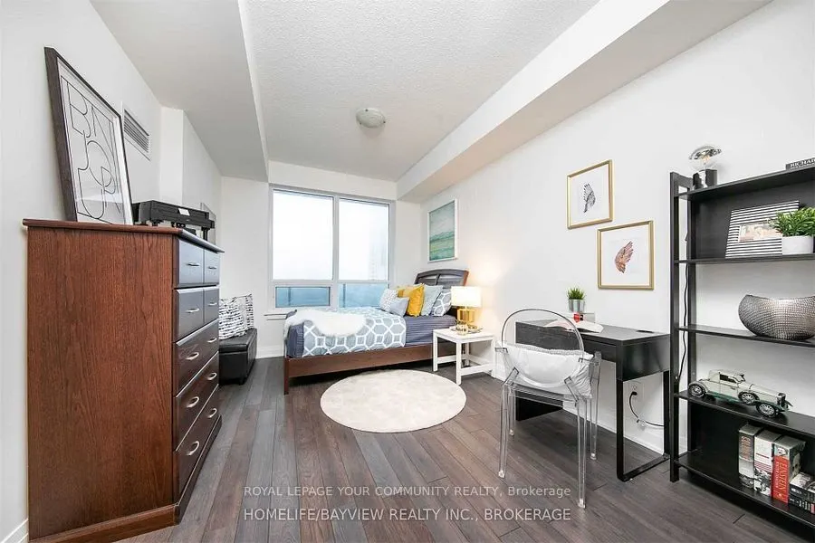 7165 Yonge Street, #727