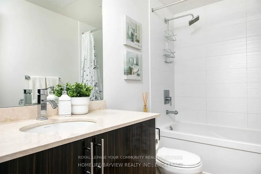 7165 Yonge Street, #727