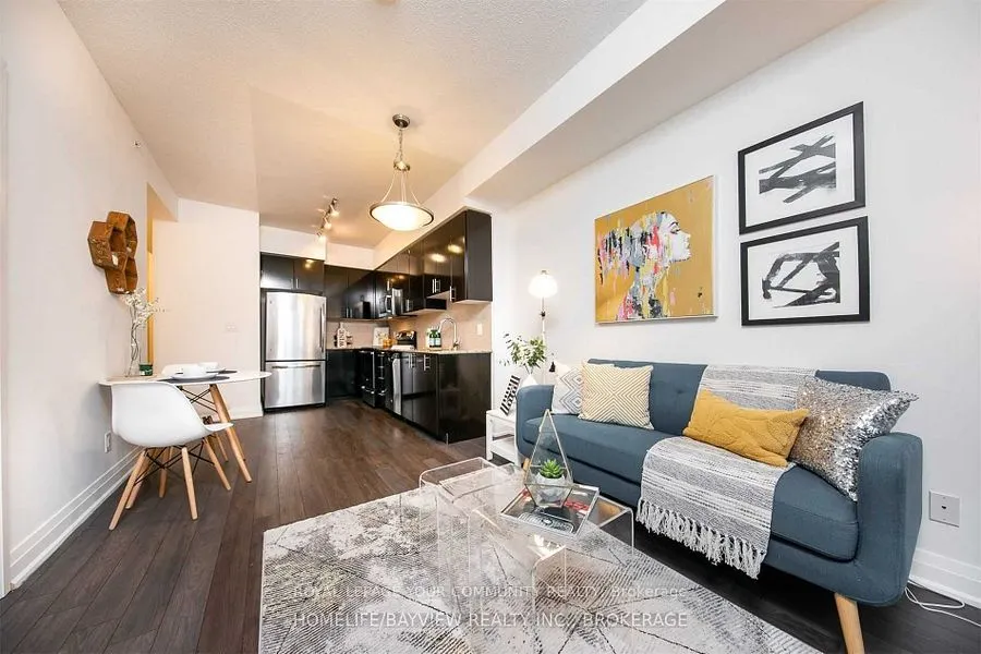 7165 Yonge Street, #727