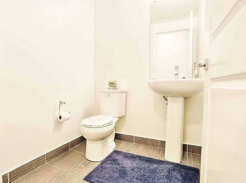 7165 Yonge Street, #727