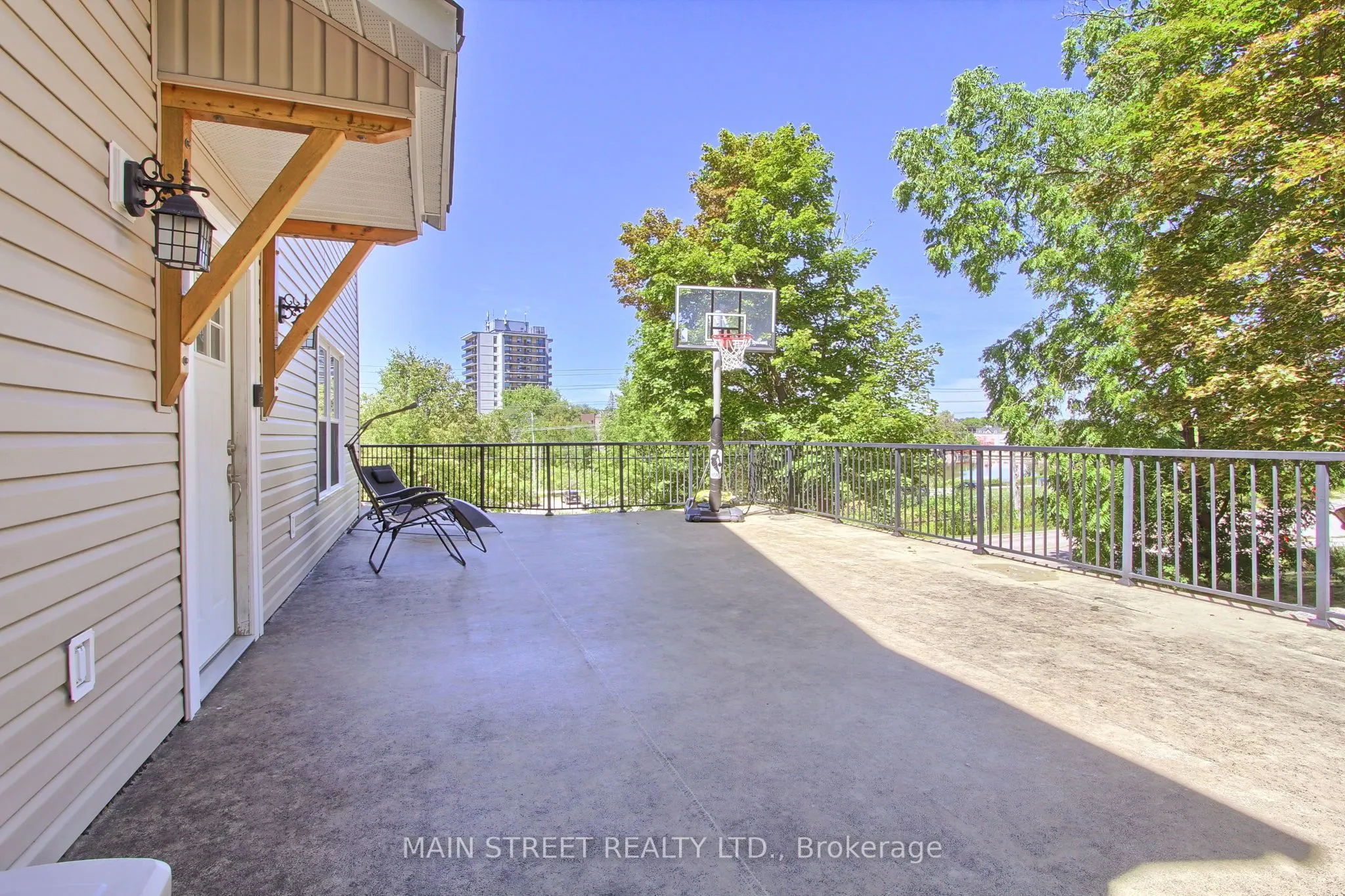 315 Cotter Street