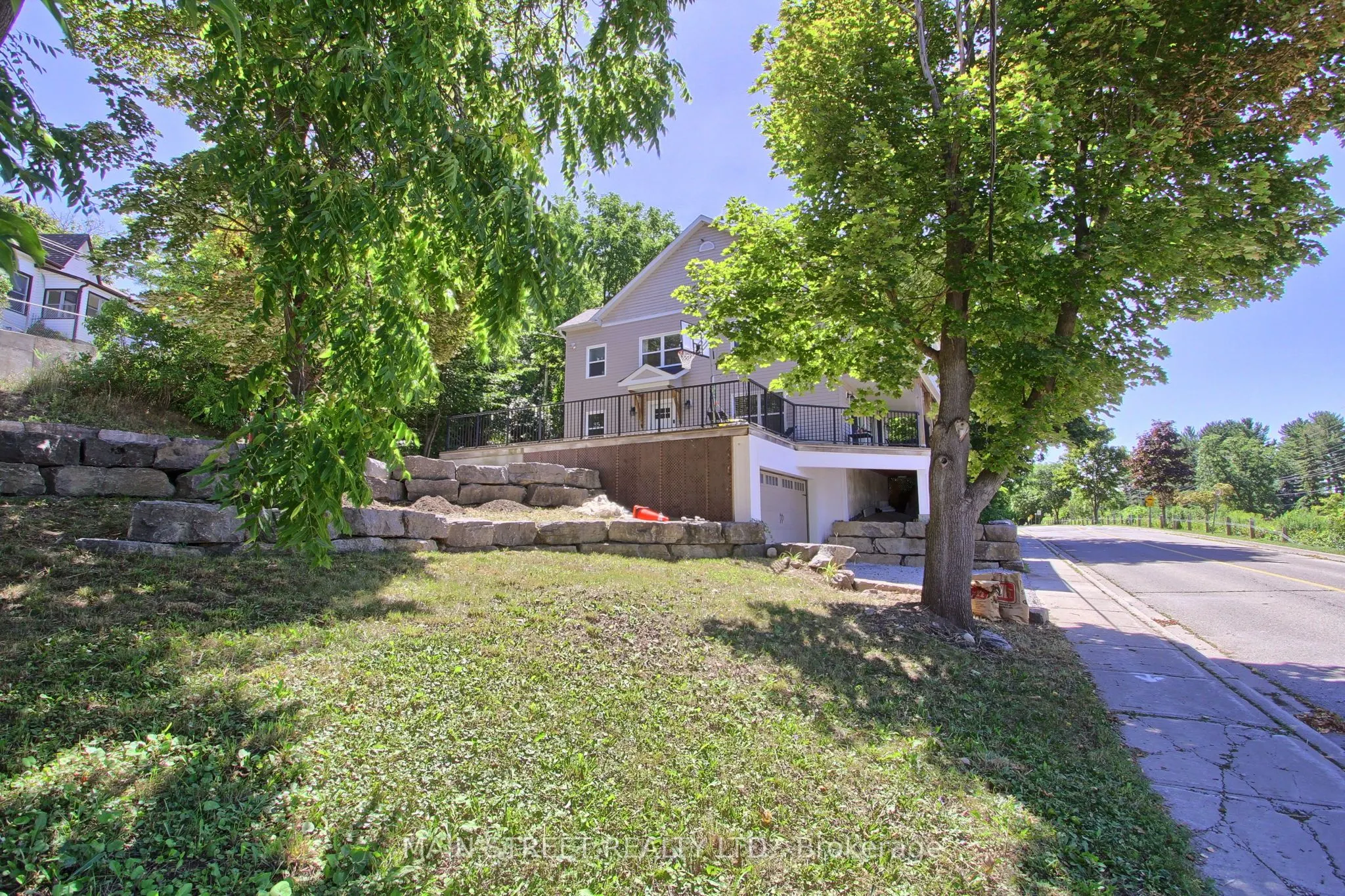 315 Cotter Street