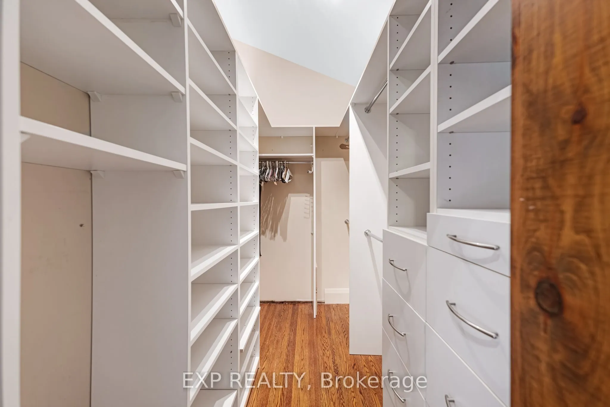 18340 Bathurst Street