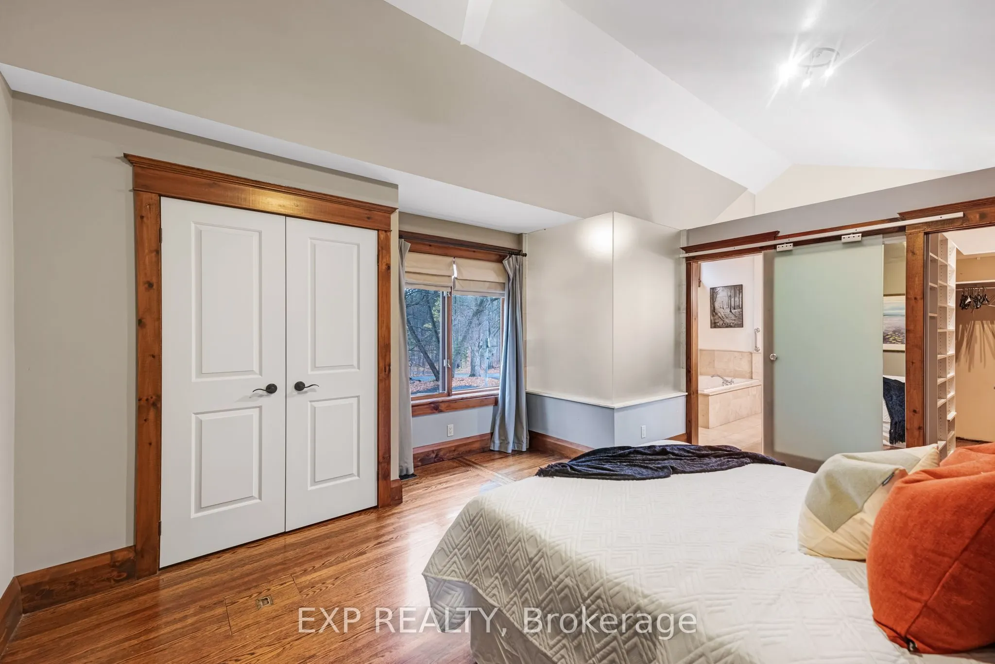 18340 Bathurst Street