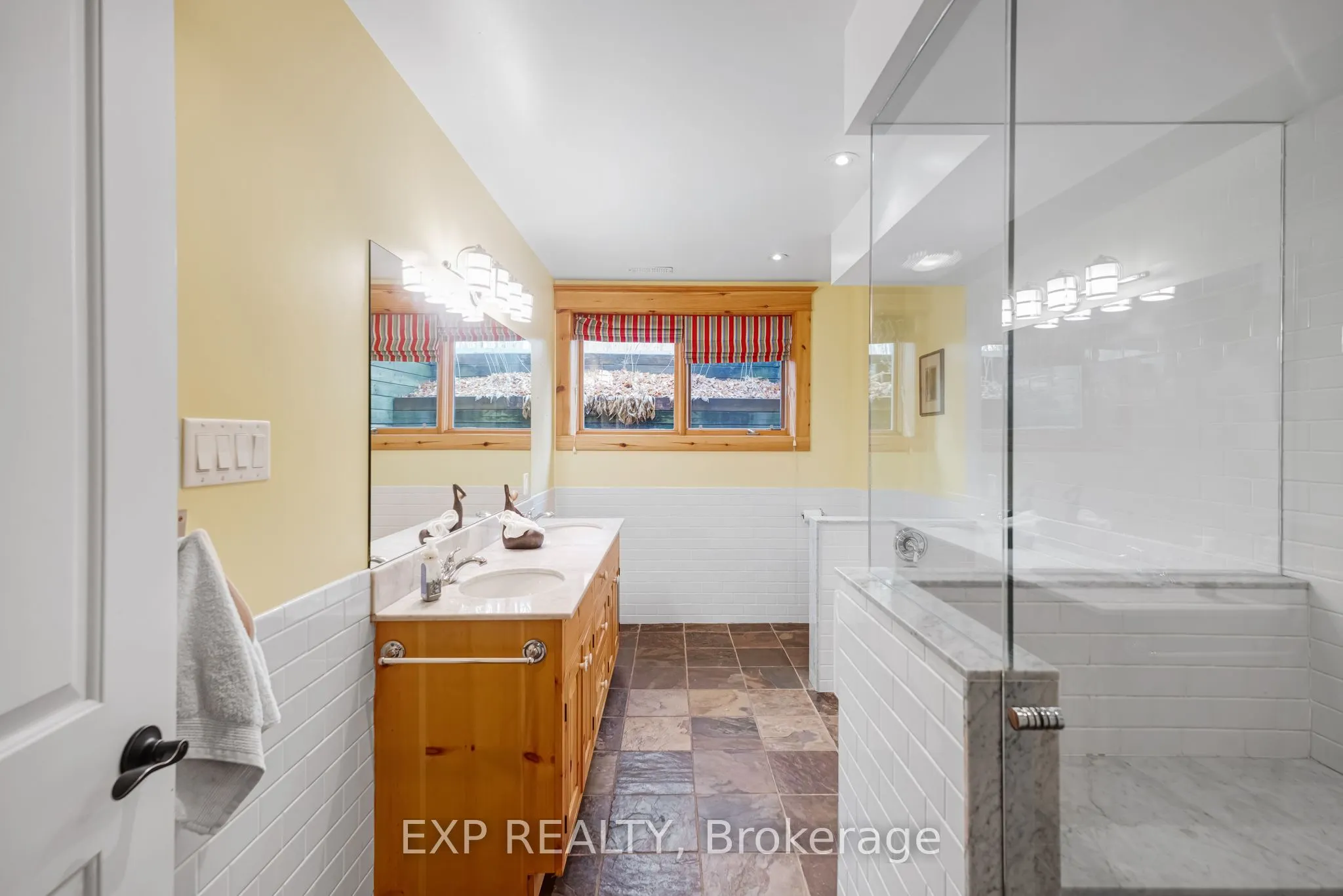 18340 Bathurst Street