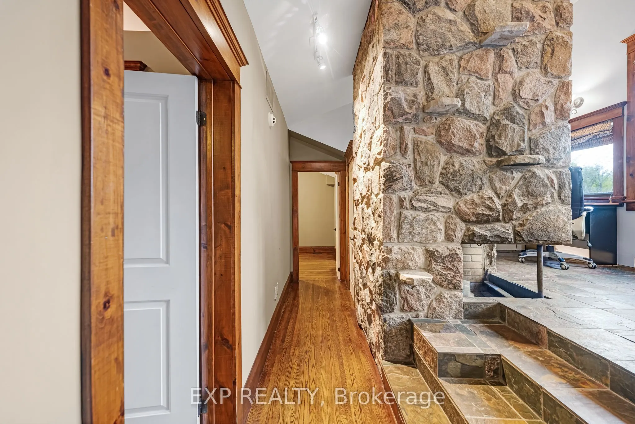 18340 Bathurst Street