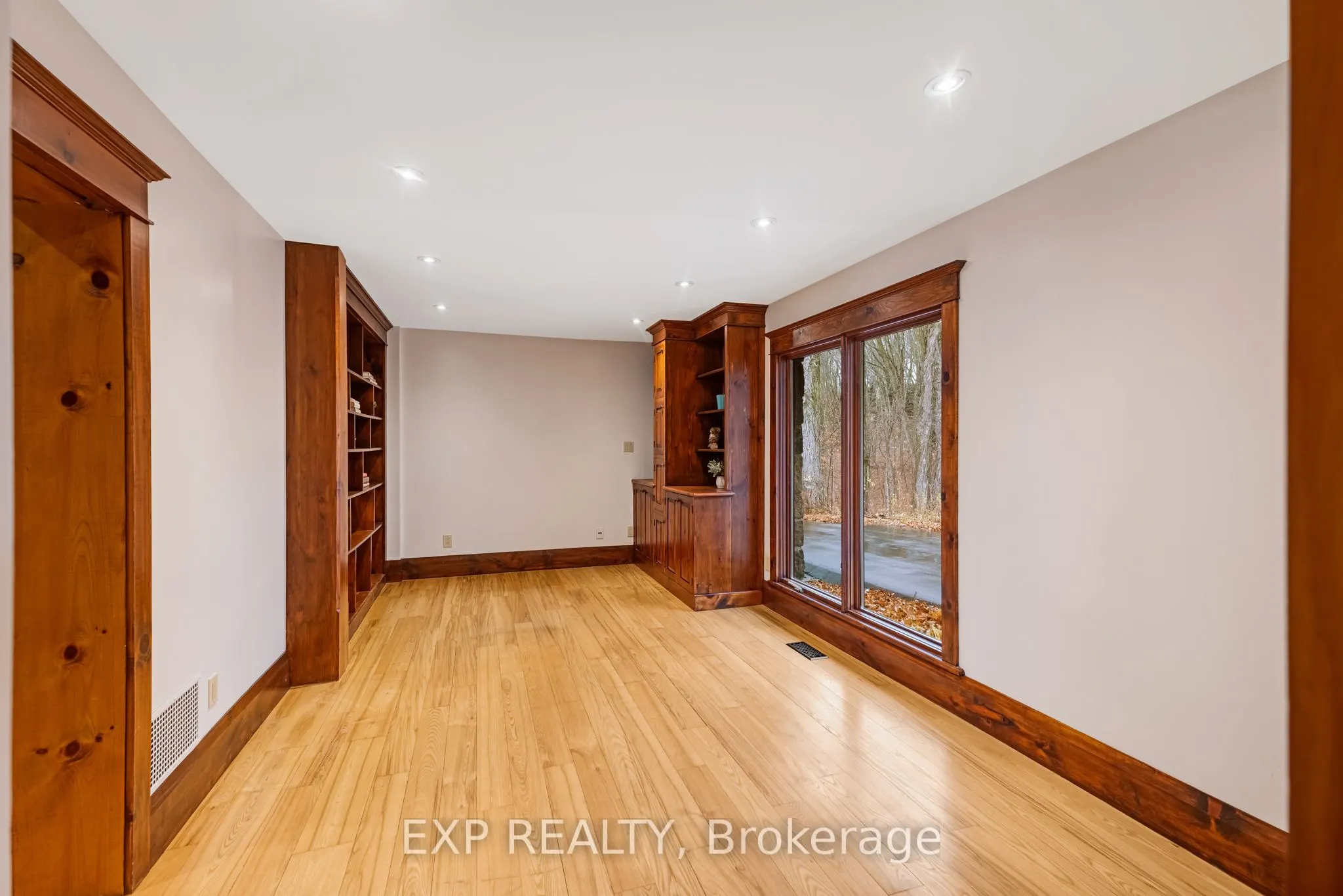 18340 Bathurst Street