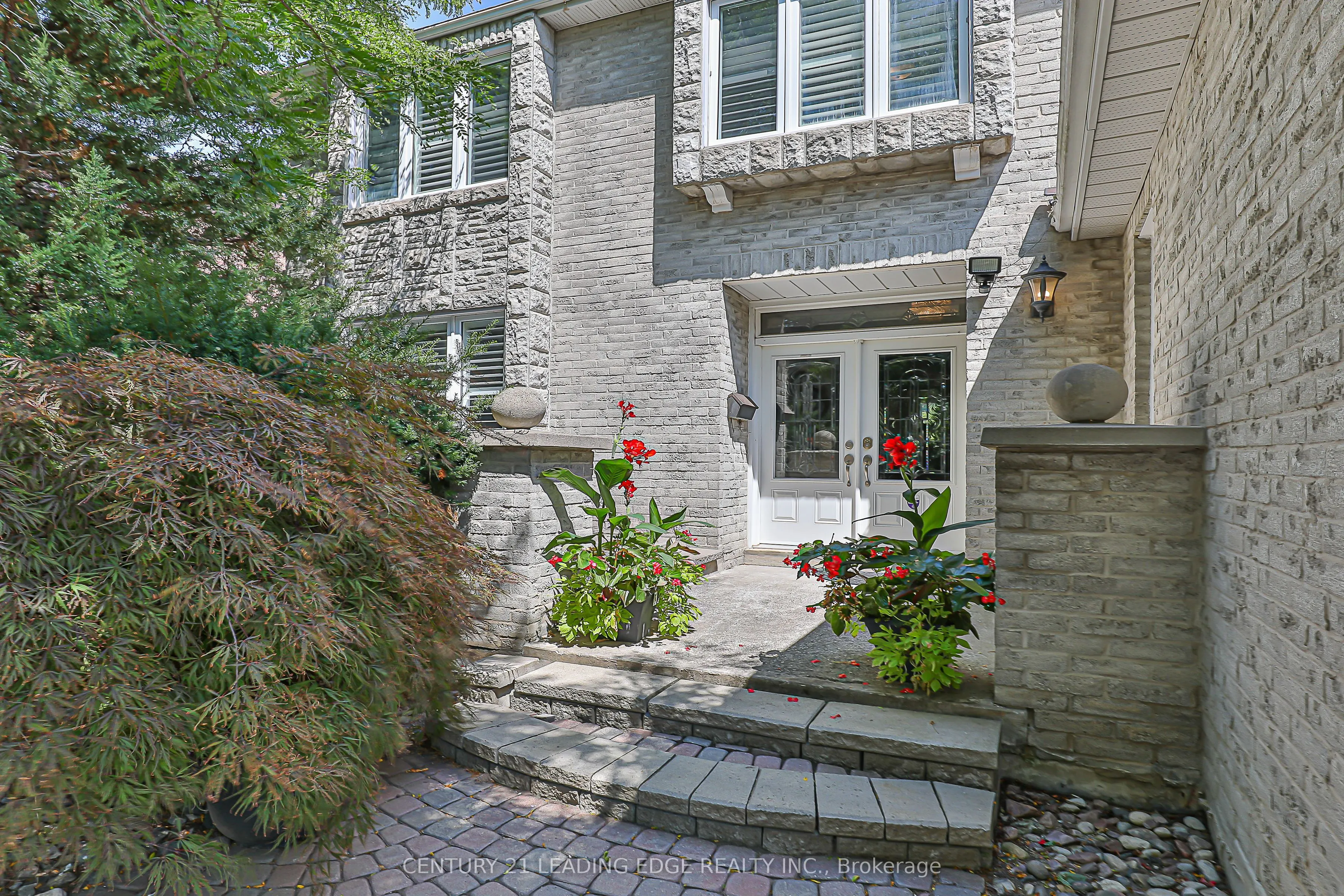 45 JOHN BUTTON Boulevard