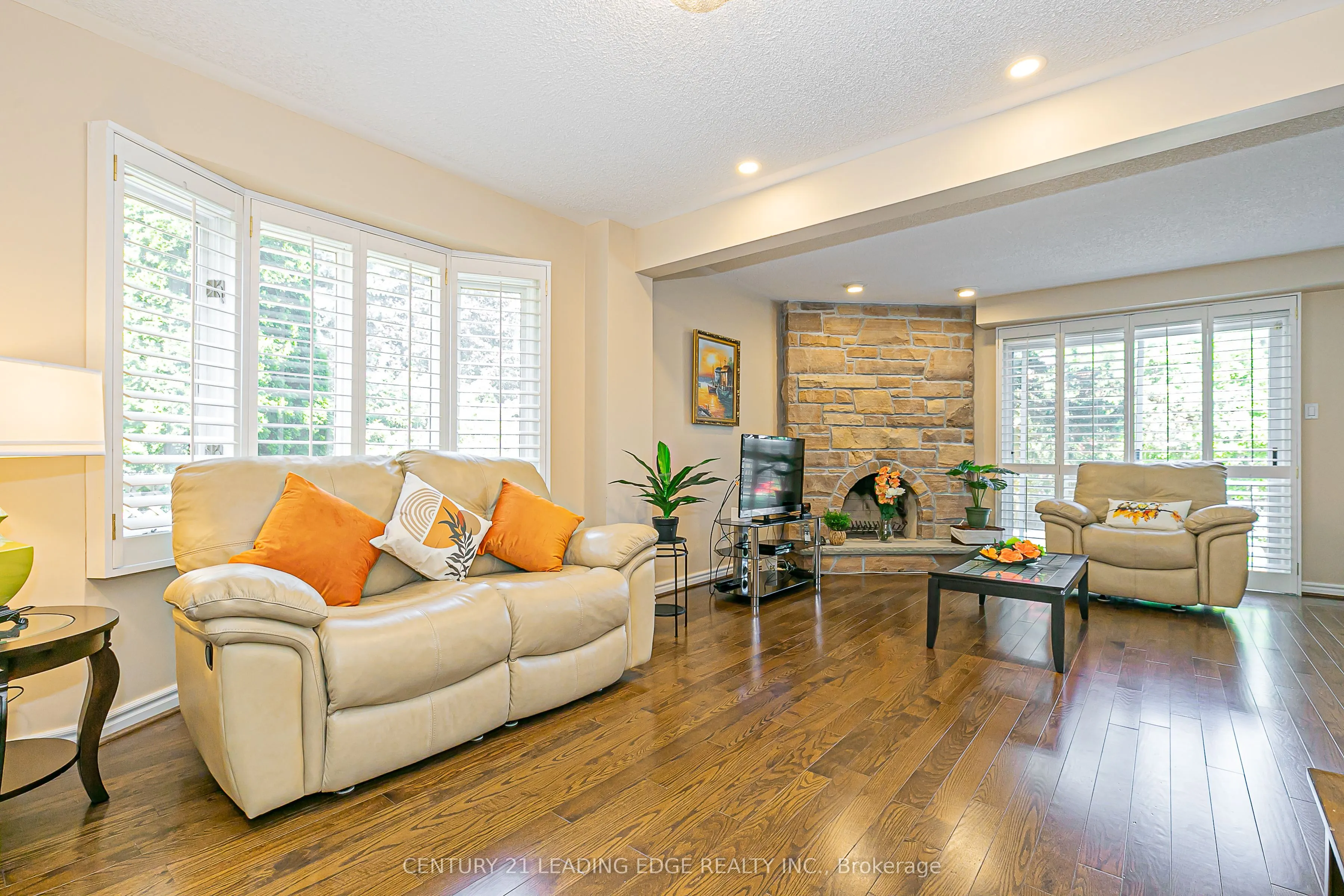 45 JOHN BUTTON Boulevard