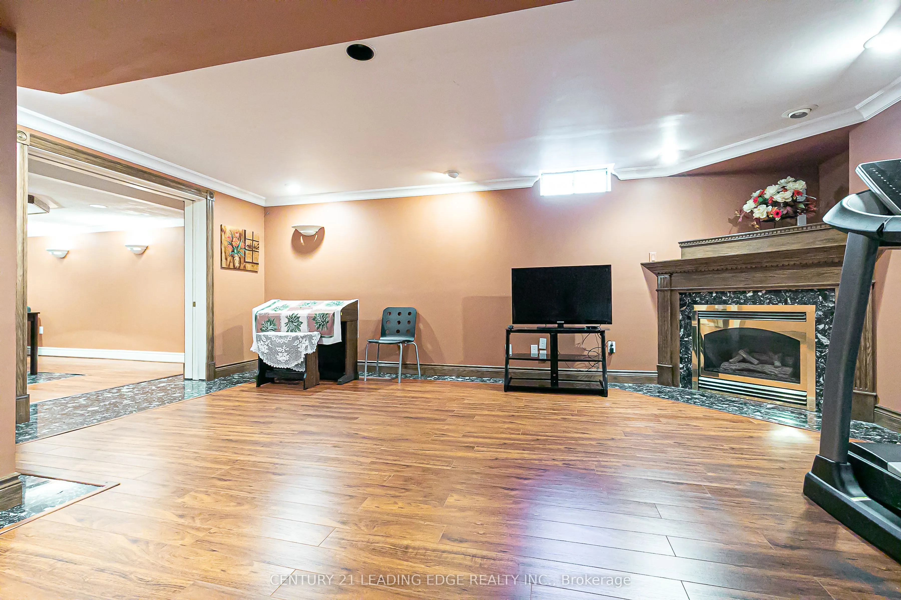 45 JOHN BUTTON Boulevard