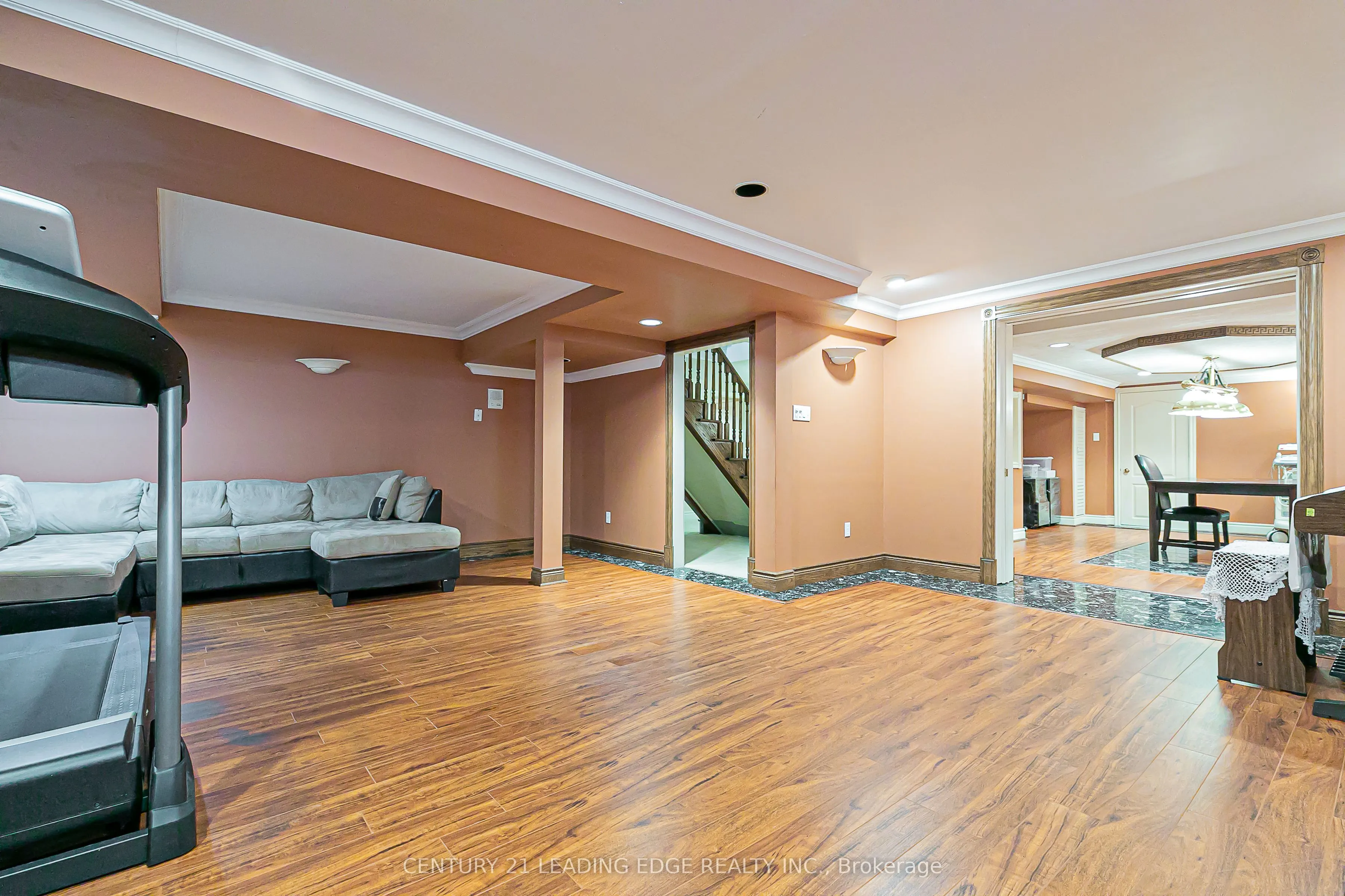 45 JOHN BUTTON Boulevard