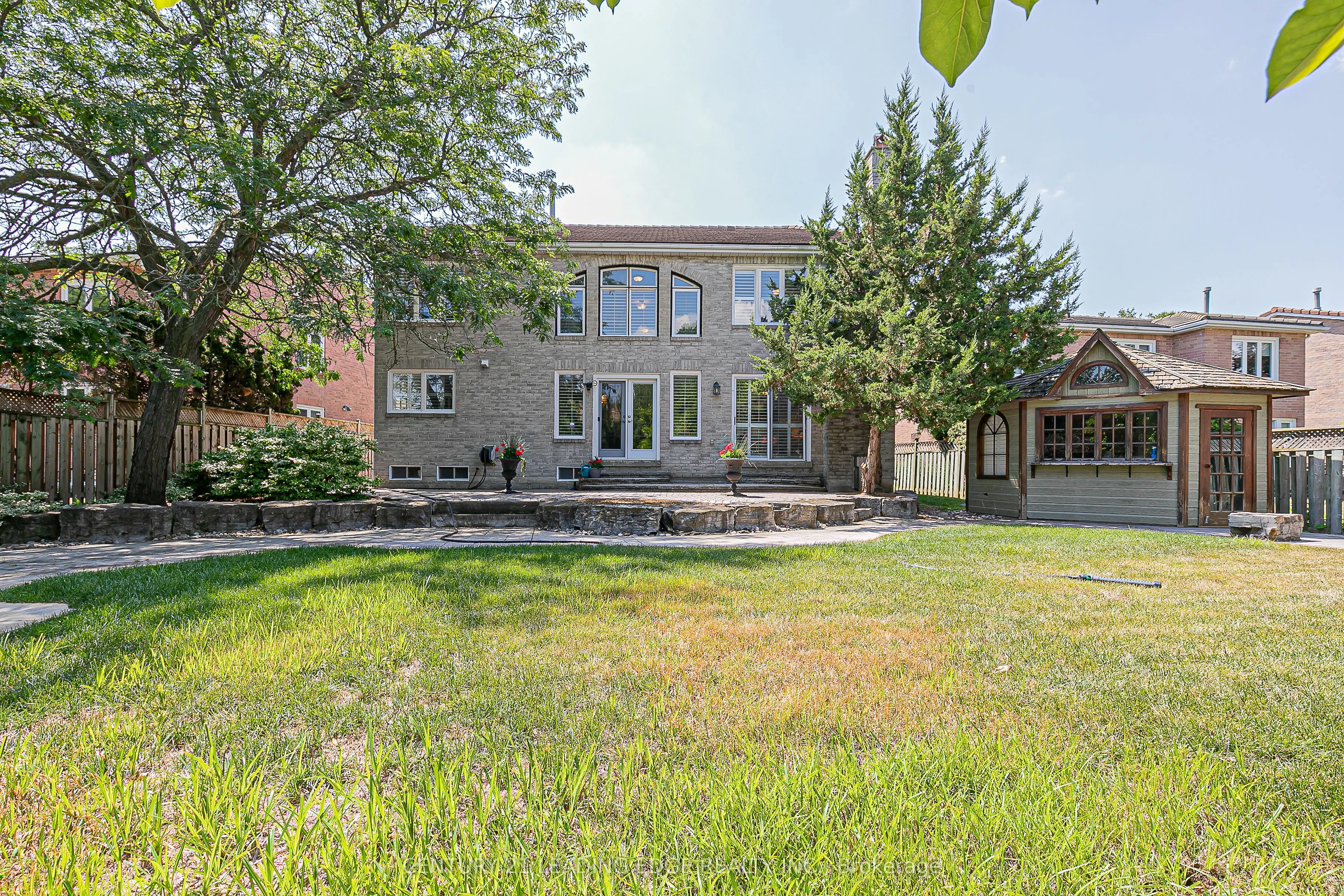 45 JOHN BUTTON Boulevard