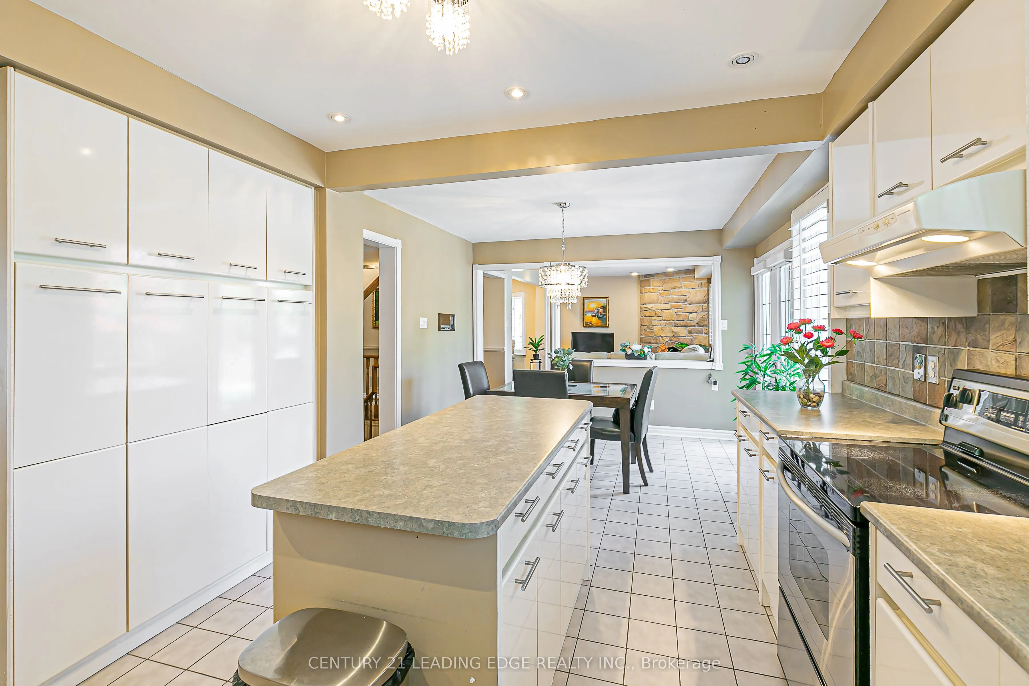 45 JOHN BUTTON Boulevard