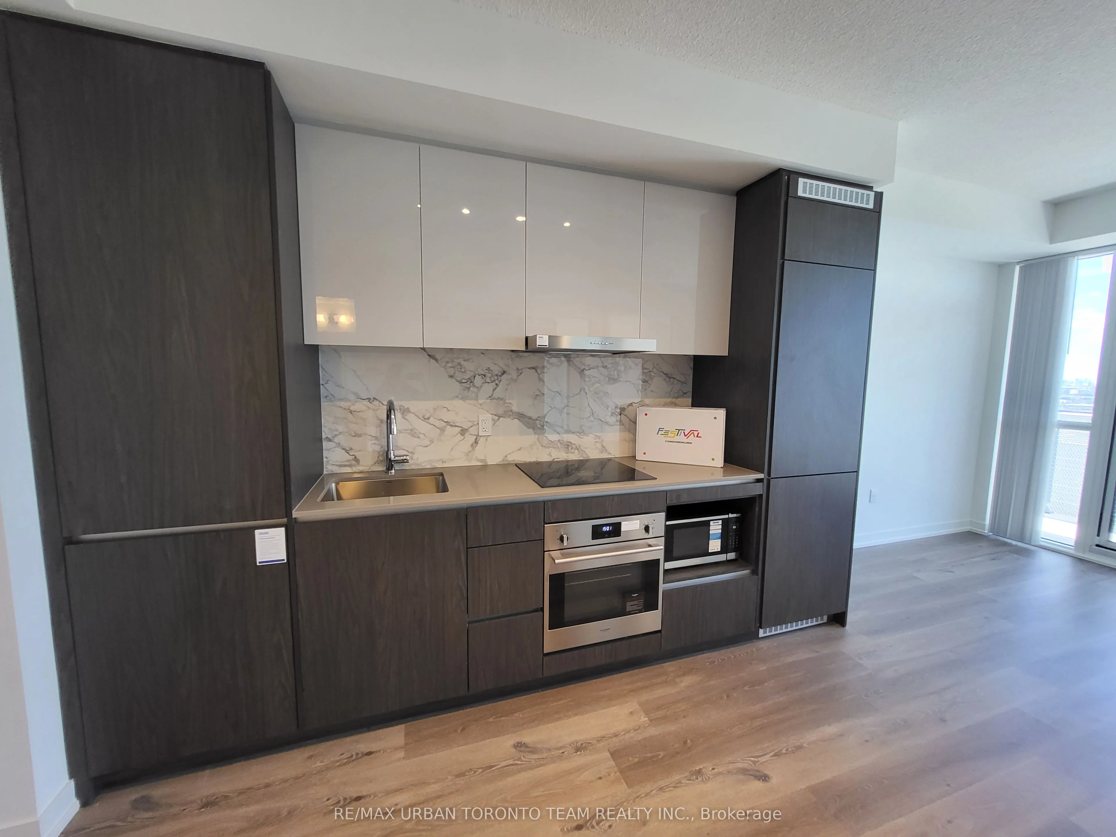 28 Interchange Way, #3311